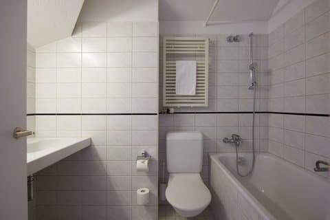 Hotel & Restaurant Wallberg в Volketswil, CH