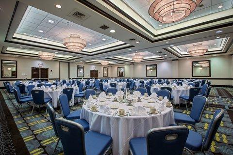 Crowne Plaza St. Louis Airport в Бриджтон, MO