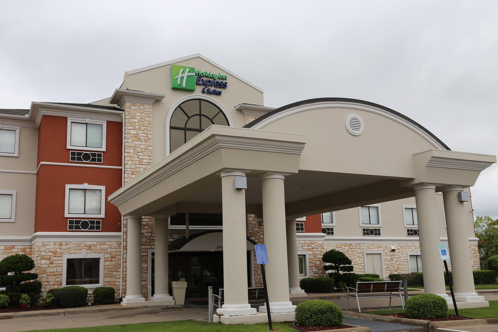 Holiday Inn Express Hotel & Suites Greenville в Гринвилл, TX