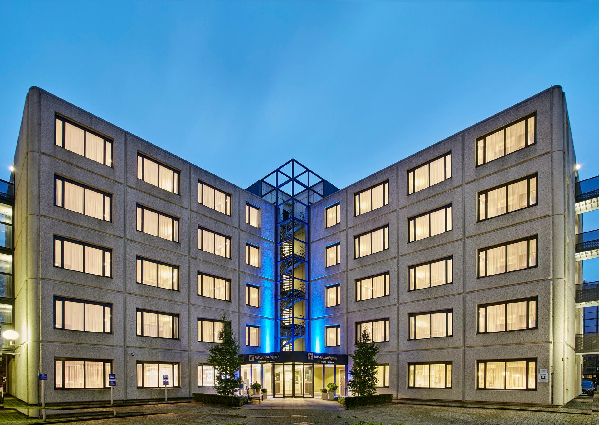 Holiday Inn Express Amsterdam-Schiphol в Хофддорп, NL