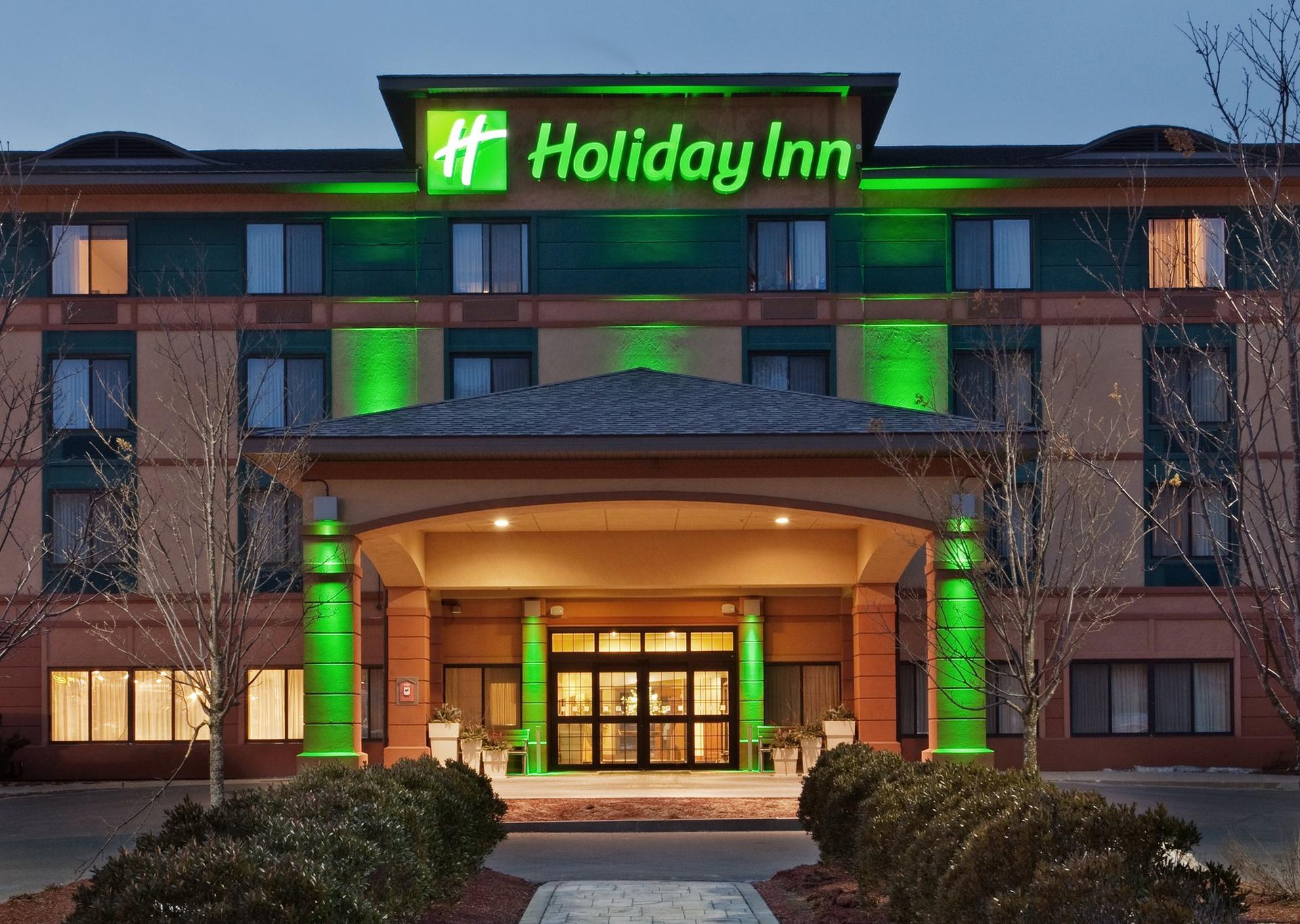 Holiday Inn Manchester Airport в Манчестер, NH