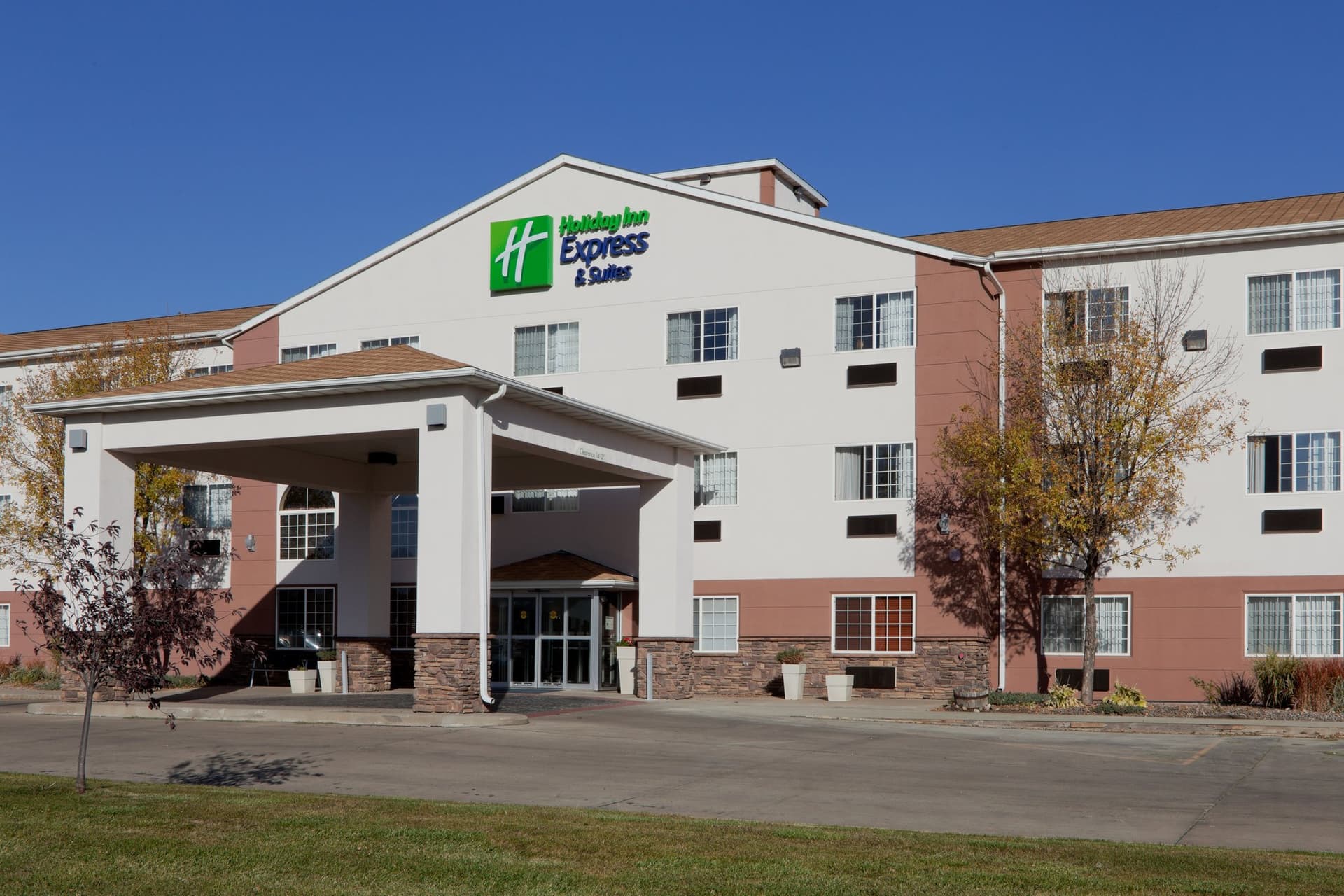 Holiday Inn Express Hotel & Suites Pierre-Fort Pierre в Форт Пьер, SD