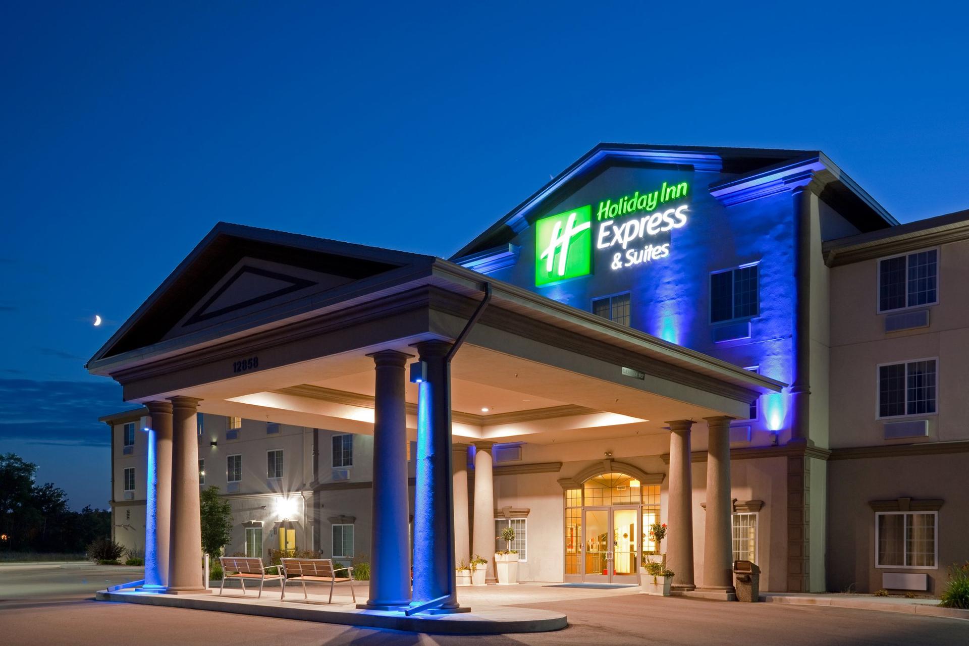 Holiday Inn Express Hotel & Suites Eau Claire North in Chippewa-watervallen, WI