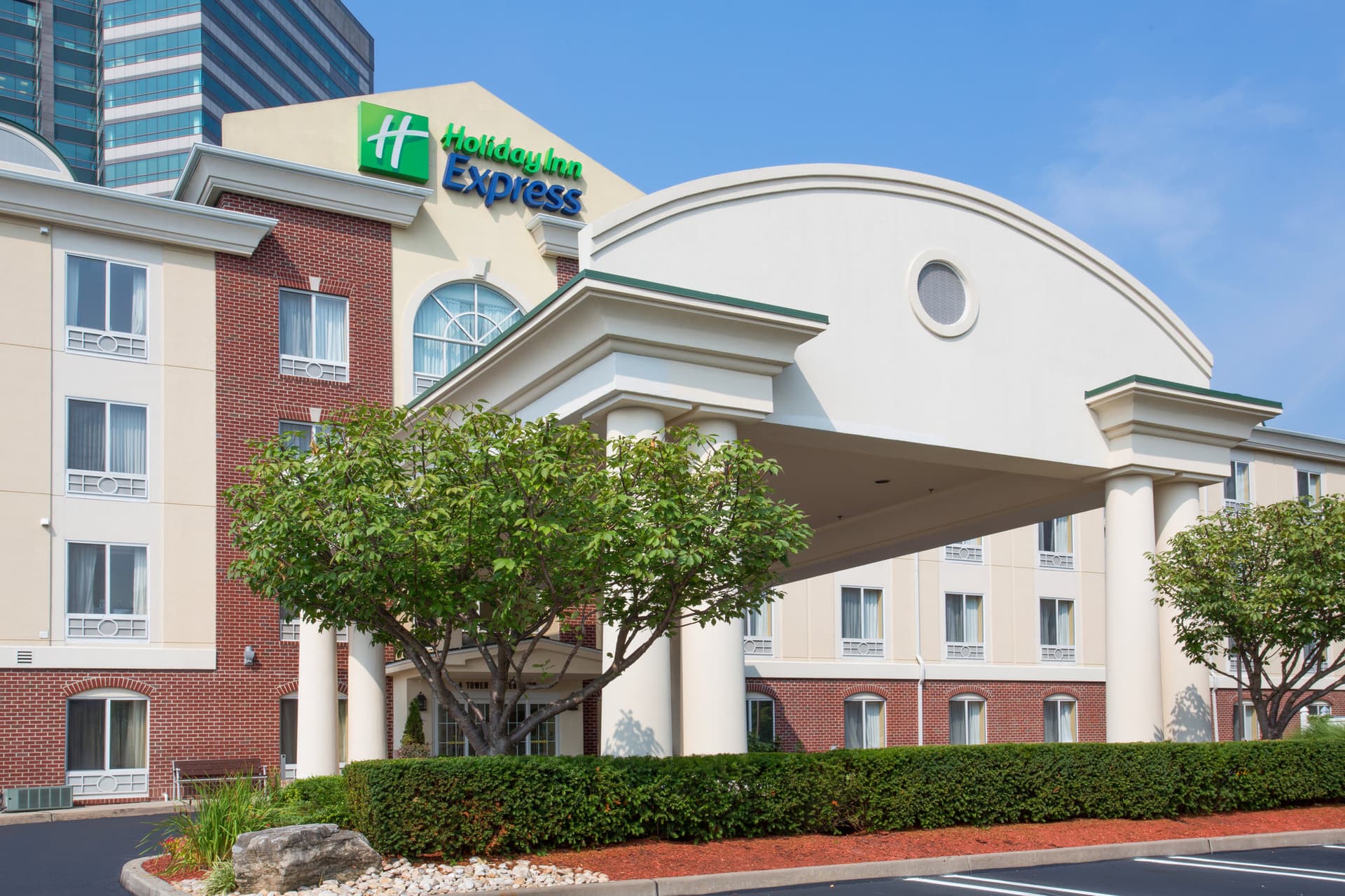 Holiday Inn Express & Suites Tower Center New Brunswick в Восточный Брансуик, NJ