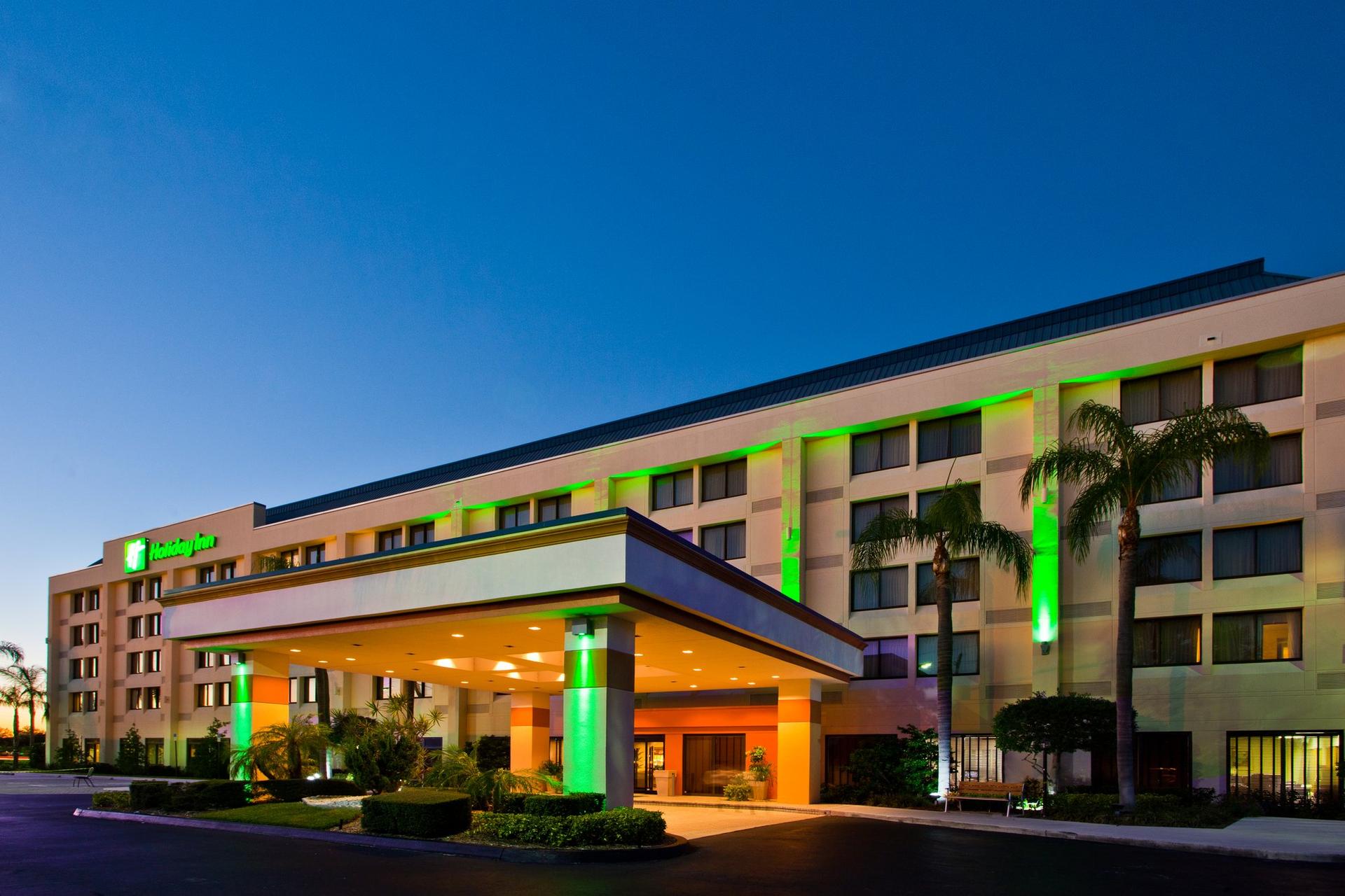 Holiday Inn Port St. Lucie в Порт-Сент-Люси, FL