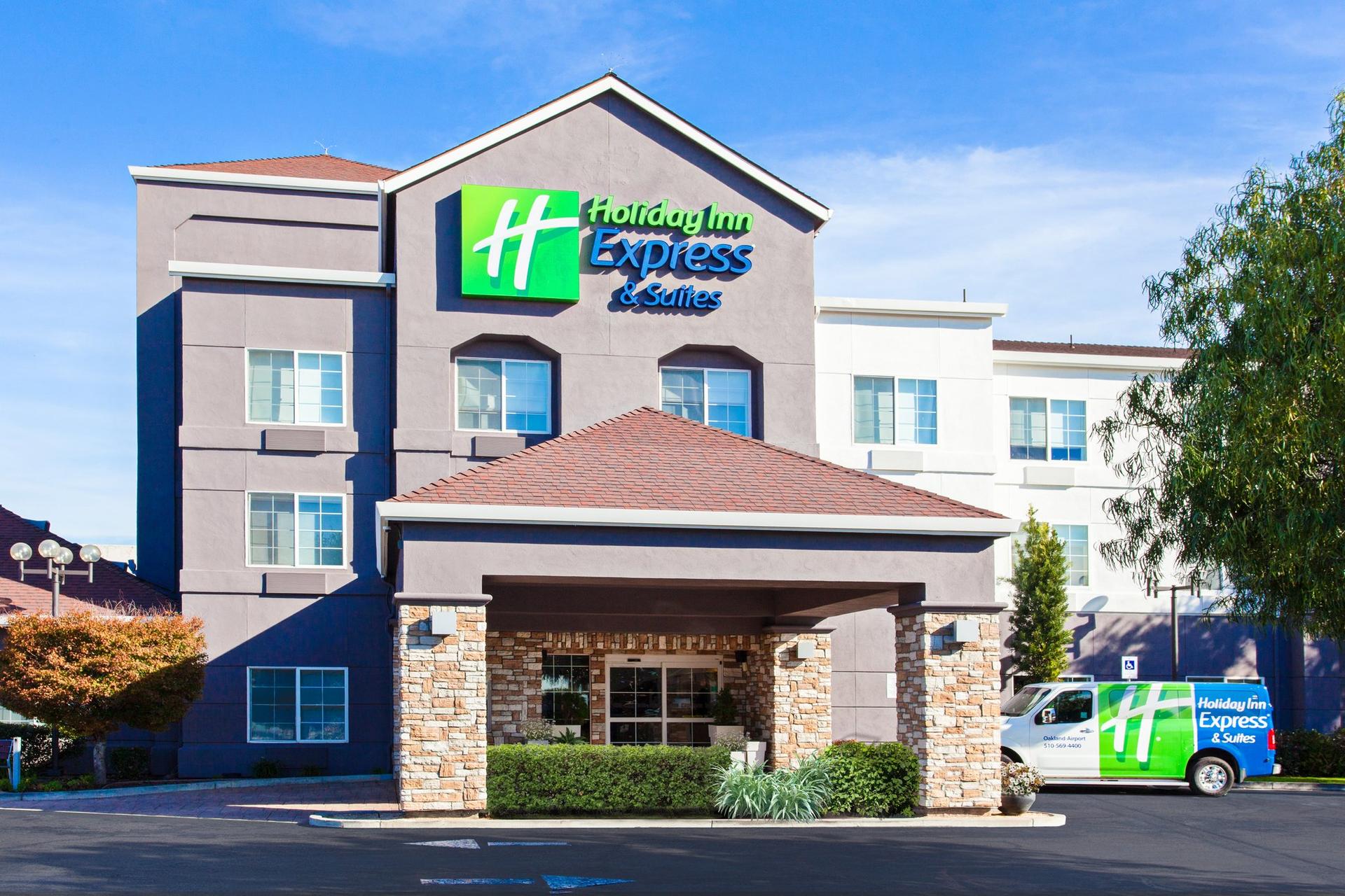 Holiday Inn Express Hotel & Suites Oakland-Airport in Oakland. - Ja, CA