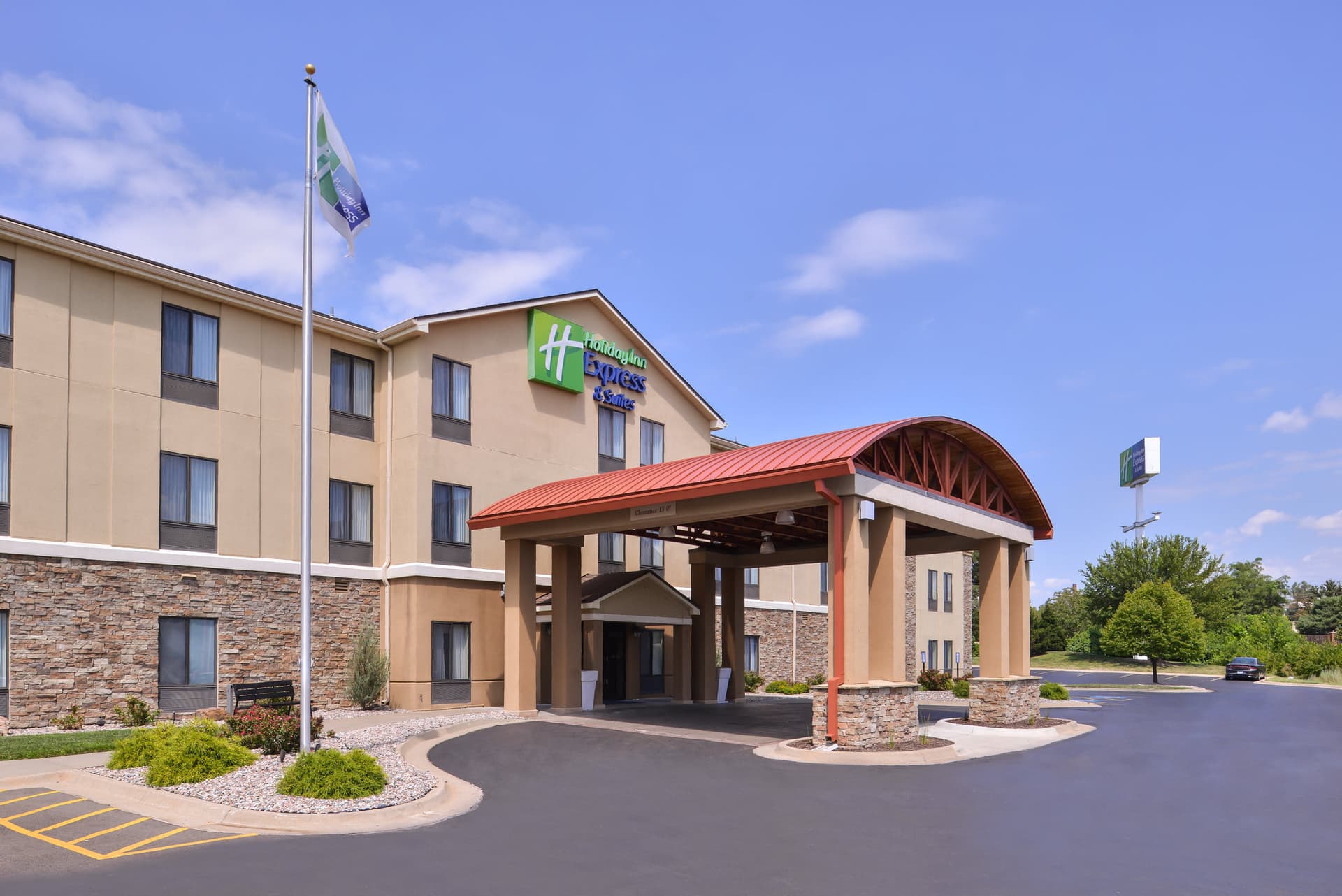 Holiday Inn Express Hotel & Suites Topeka West I-70 Wanamaker в Топика, KS