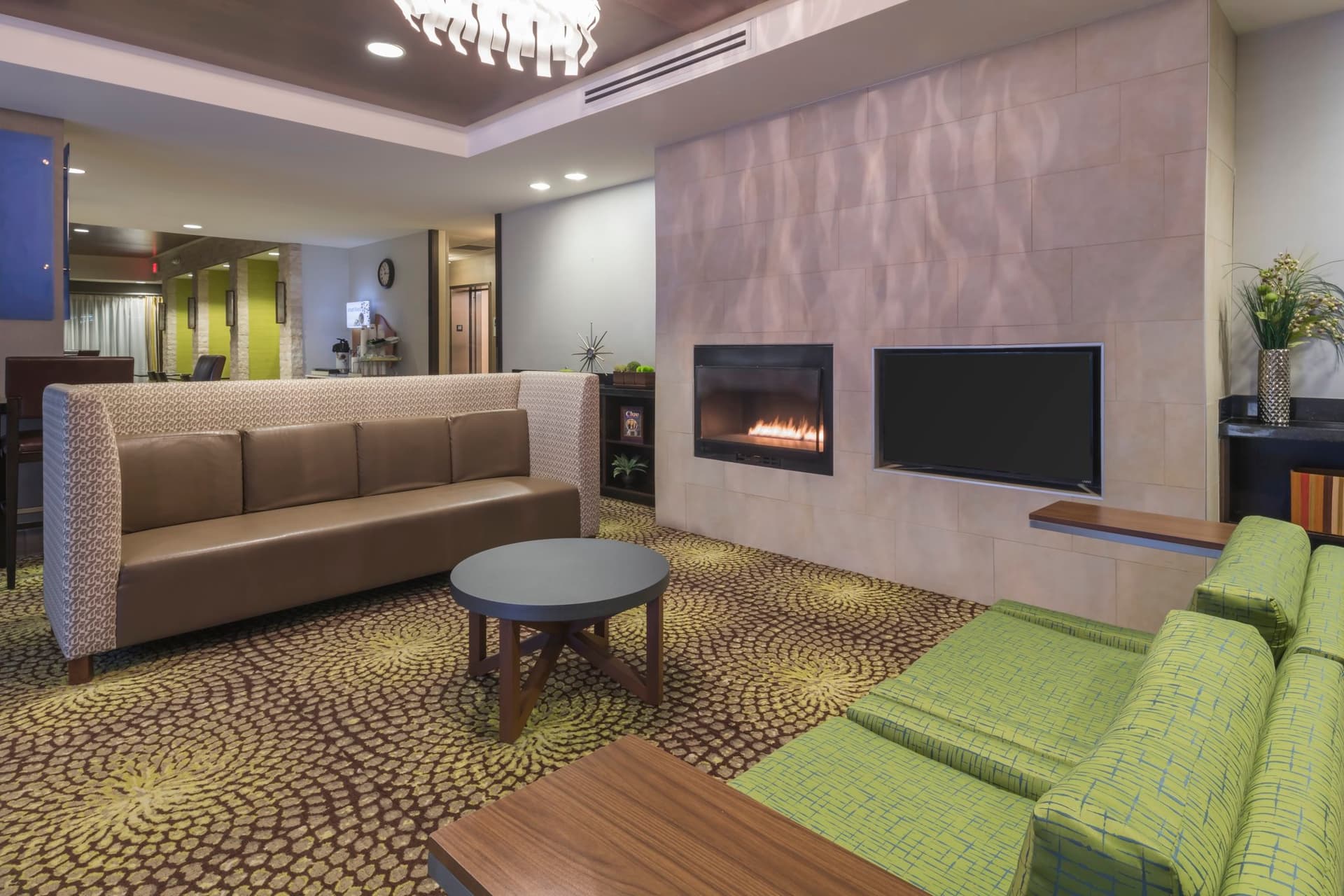 Holiday Inn Express and Suites - Hays ใน เฮย์ส, KS