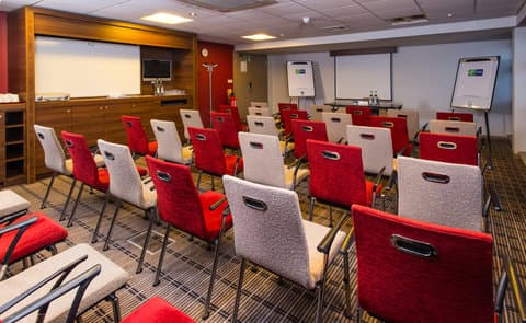 Holiday Inn Express East Midlands Airport в дерби, GB1