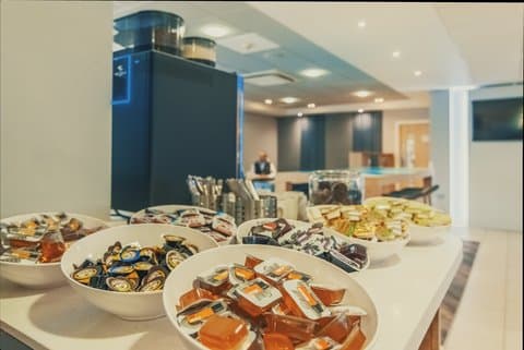 Holiday Inn Express Kettering в Кеттеринг, GB1