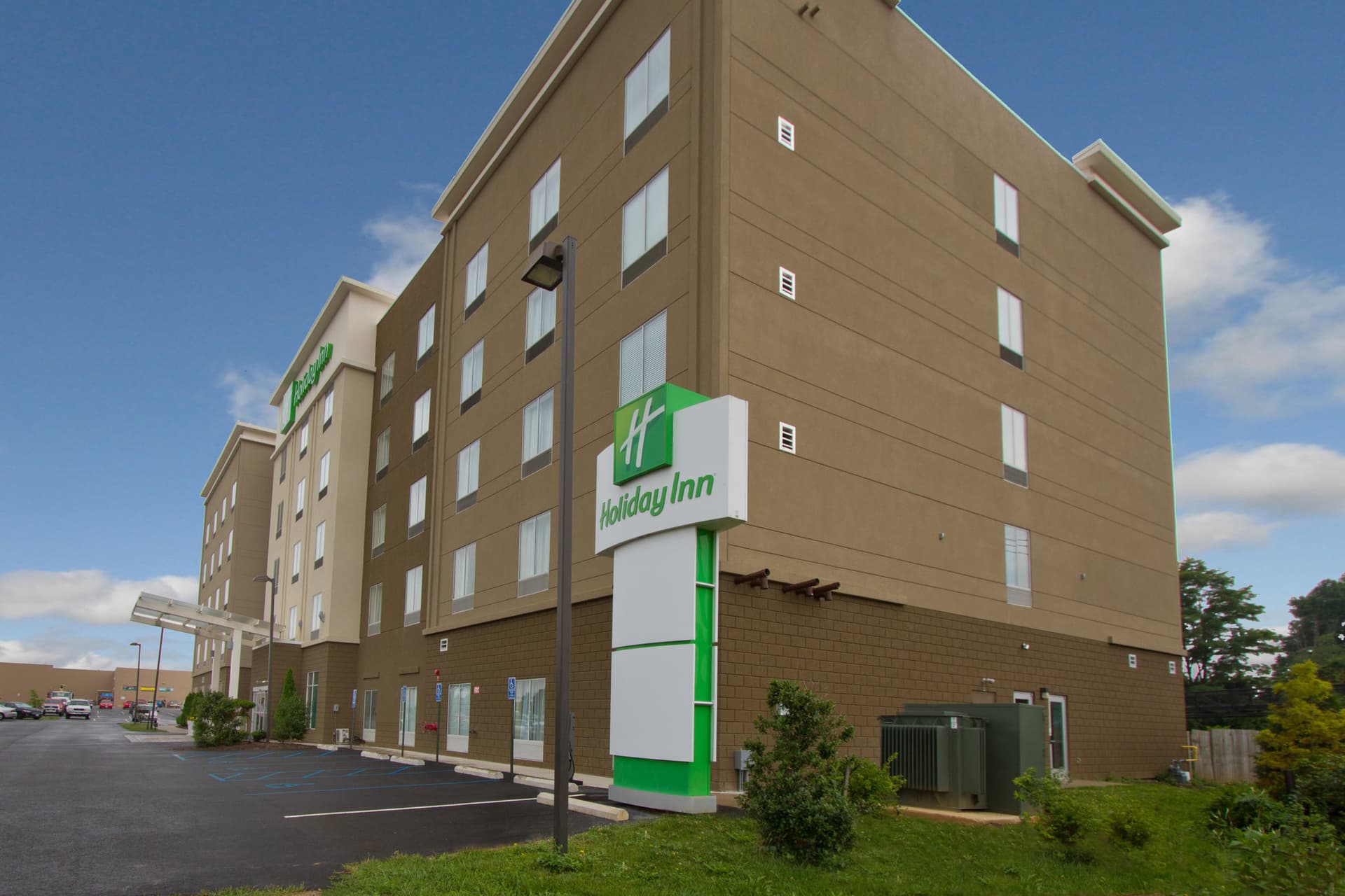 Holiday Inn Christiansburg Blacksburg в Кристиансбург, VA