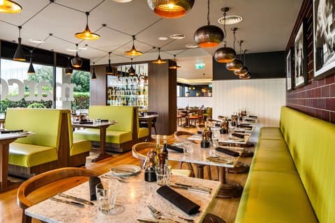 Holiday Inn Milton Keynes - Central в Милтон Кейнс, GB1