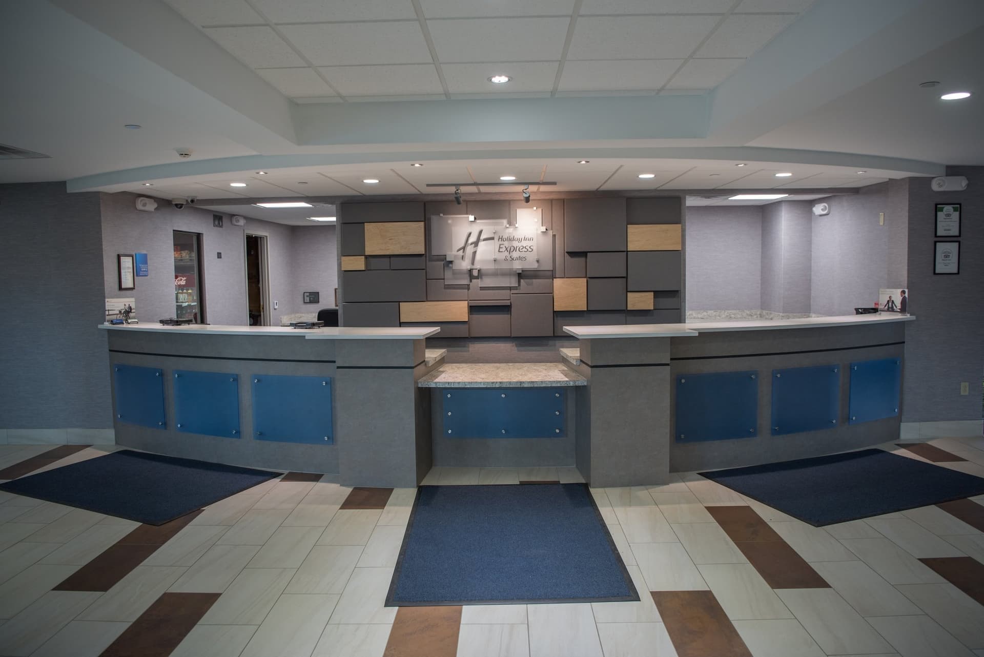 Holiday Inn Express Hotel & Suites North East (Erie I-90 Exit 41) в Северо-восток, PA