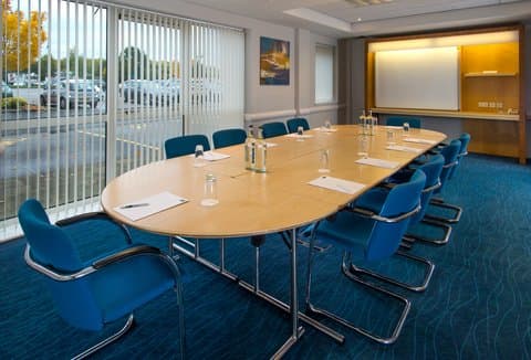 Holiday Inn Express Bedford ใน เบ๊ดฟอร์ด, GB1