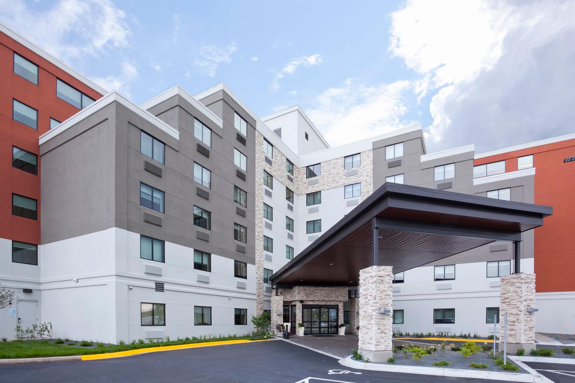 Holiday Inn Express Roseville-St. Paul в Розвилл, MN