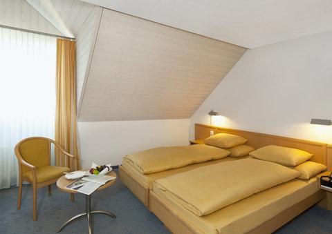Hotel Zum Goldenen Kopf em Buelach, CH