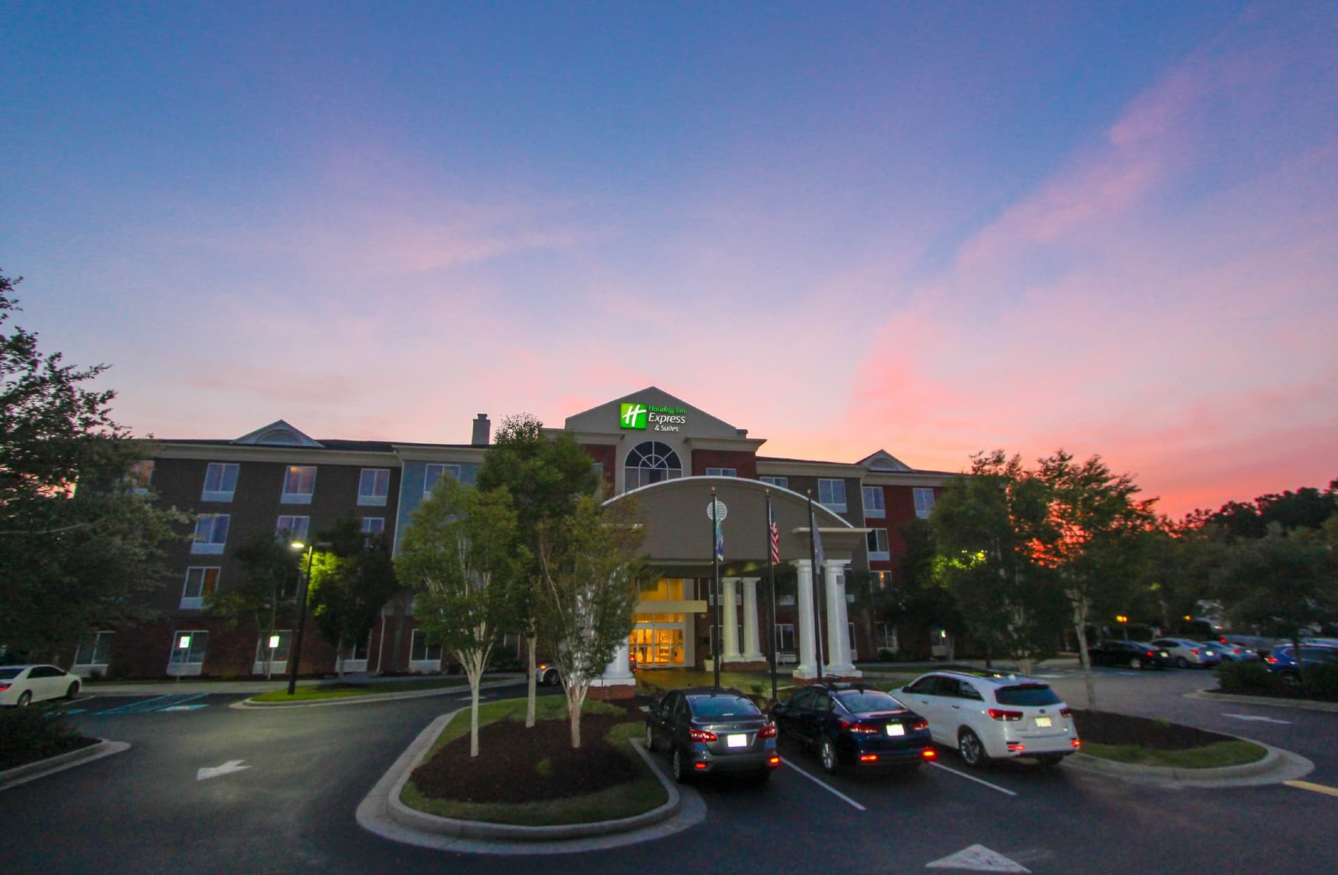 Holiday Inn Express Hotel & Suites Charleston-North в Северный Чарльстон, SC