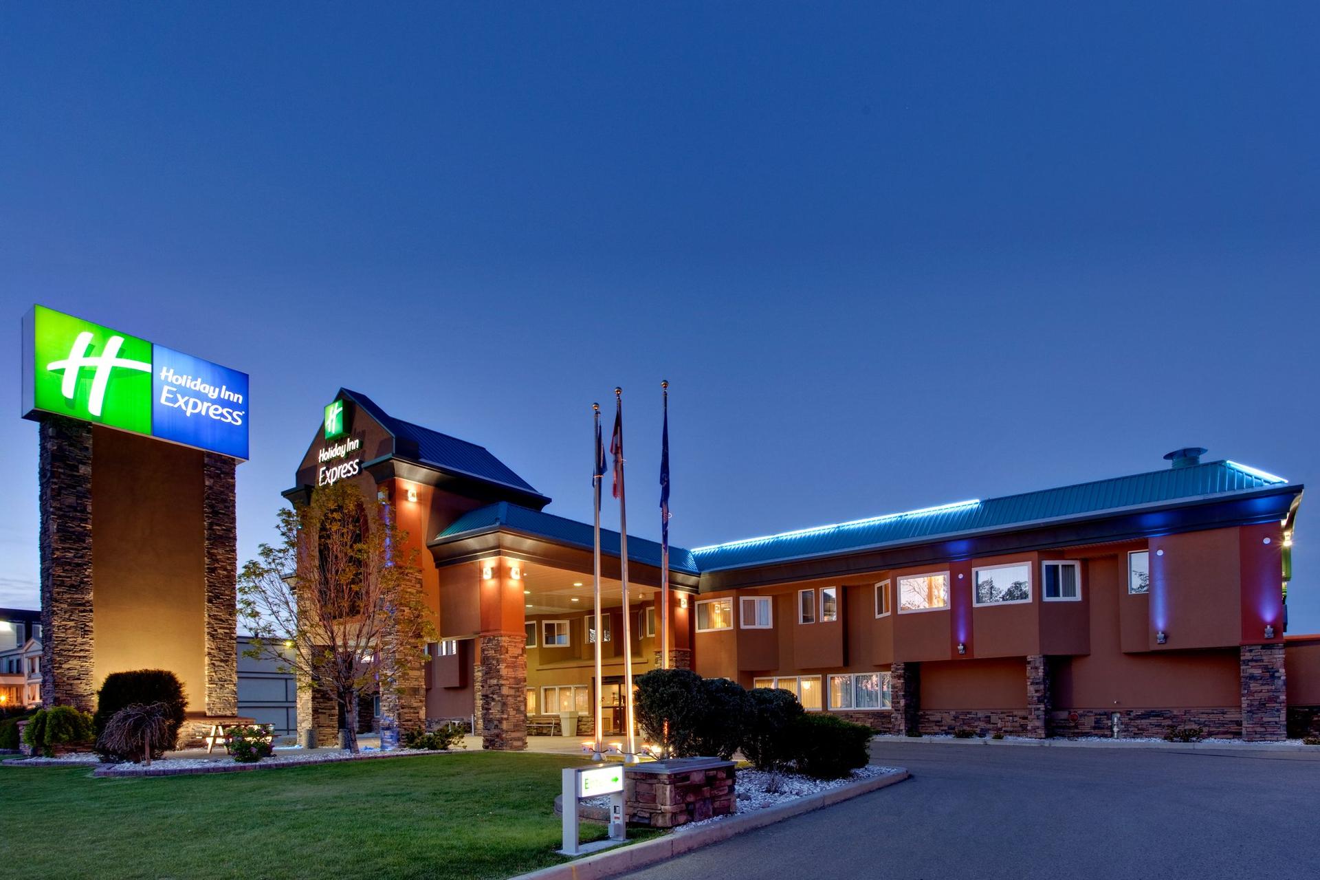 Holiday Inn Express Red Deer in Rotwild, AB