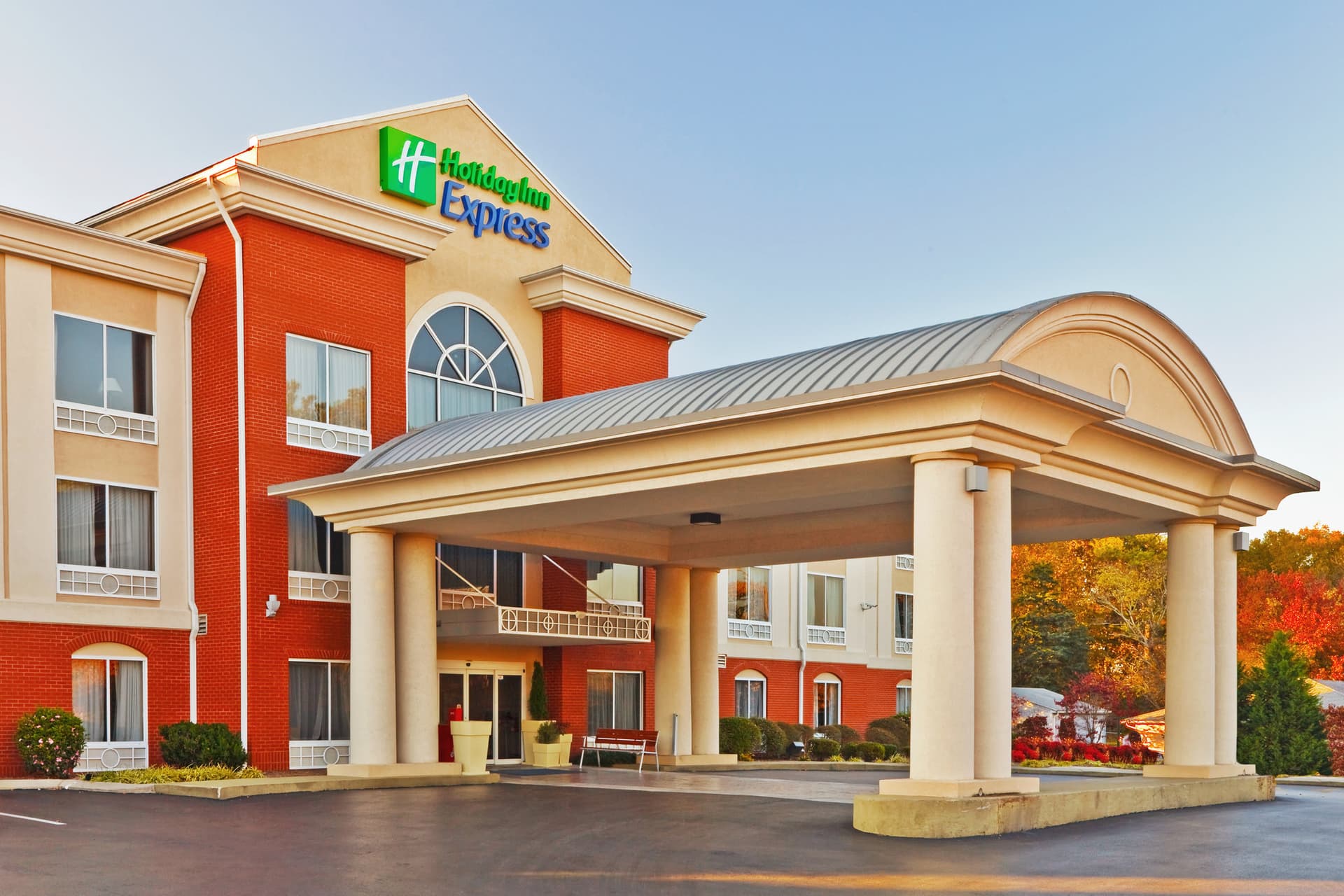 Holiday Inn Express Hotel & Suites Chattanooga (East Ridge) в Чаттануга, TN