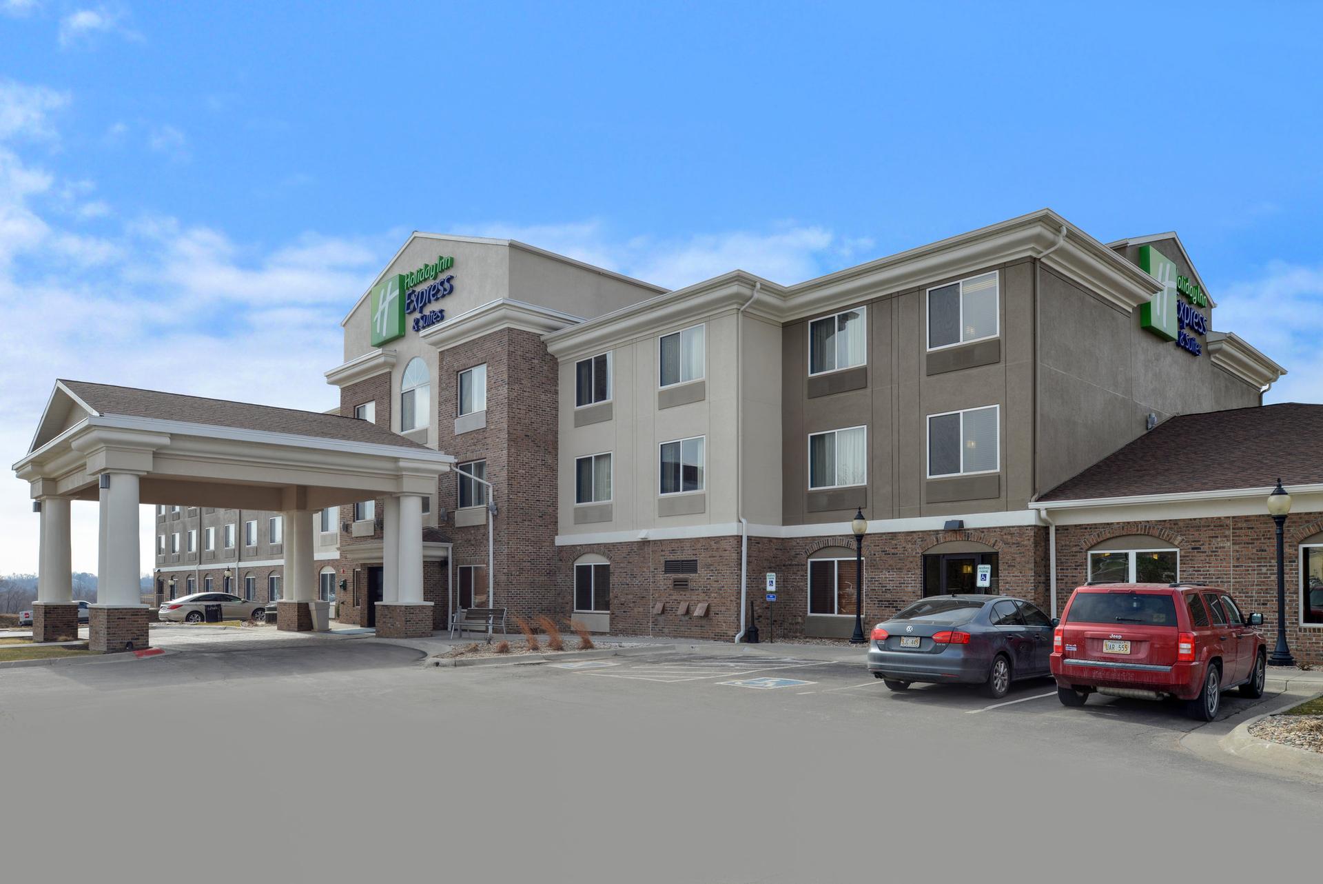 Holiday Inn Express Hotel & Suites Omaha West в Омаха, NE
