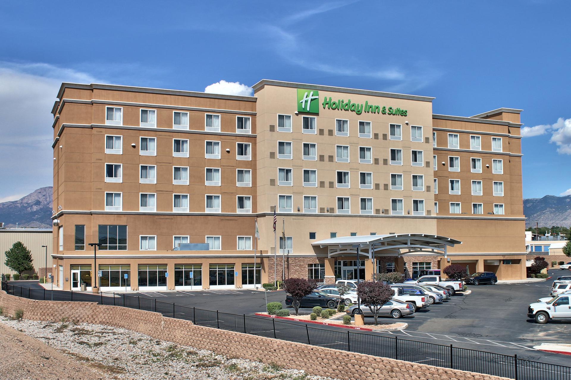 Holiday Inn & Suites Albuquerque-North I-25 в Альбукерке, NM