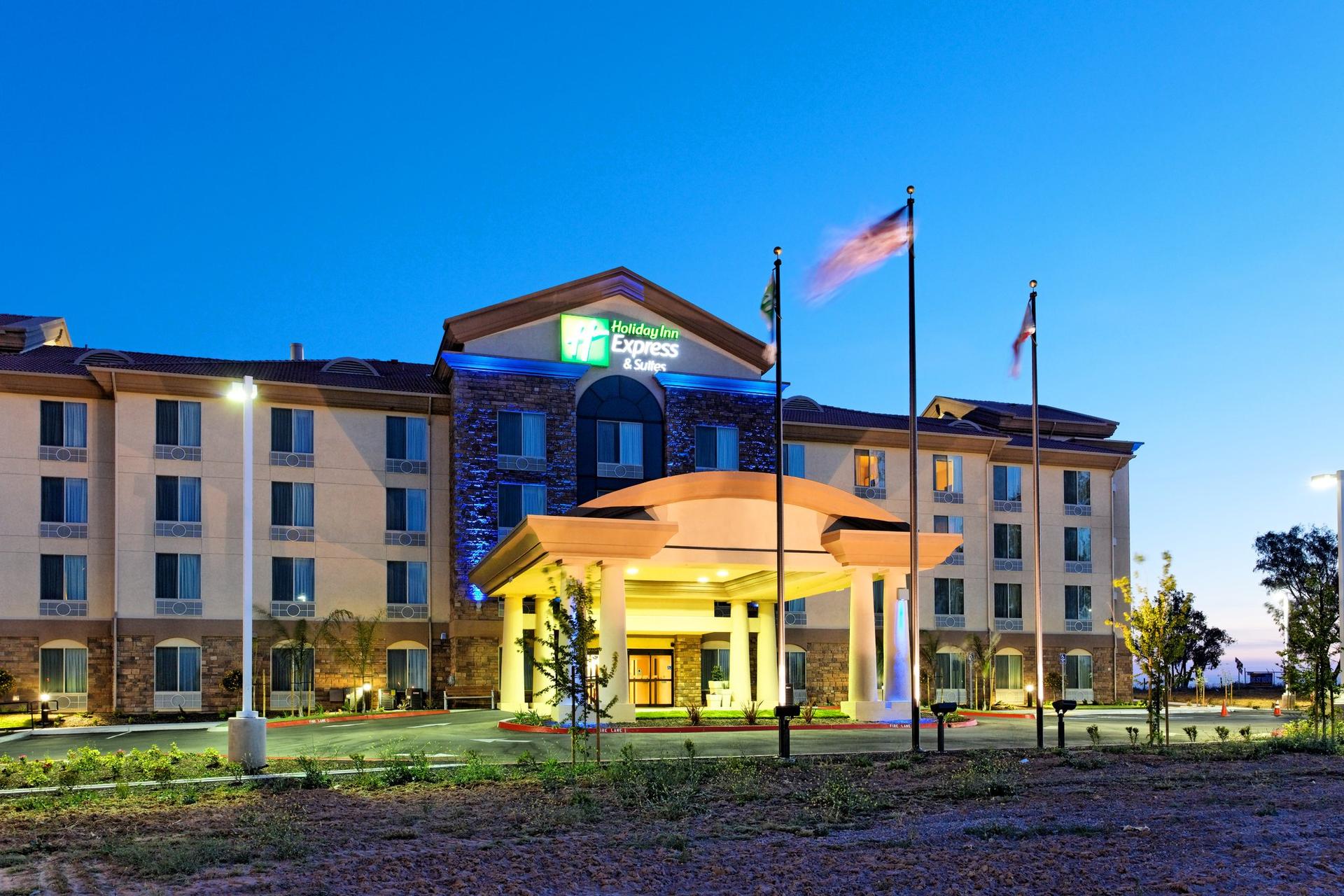 Holiday Inn Express and Suites Fresno Northwest - Herndon в Фресно, CA