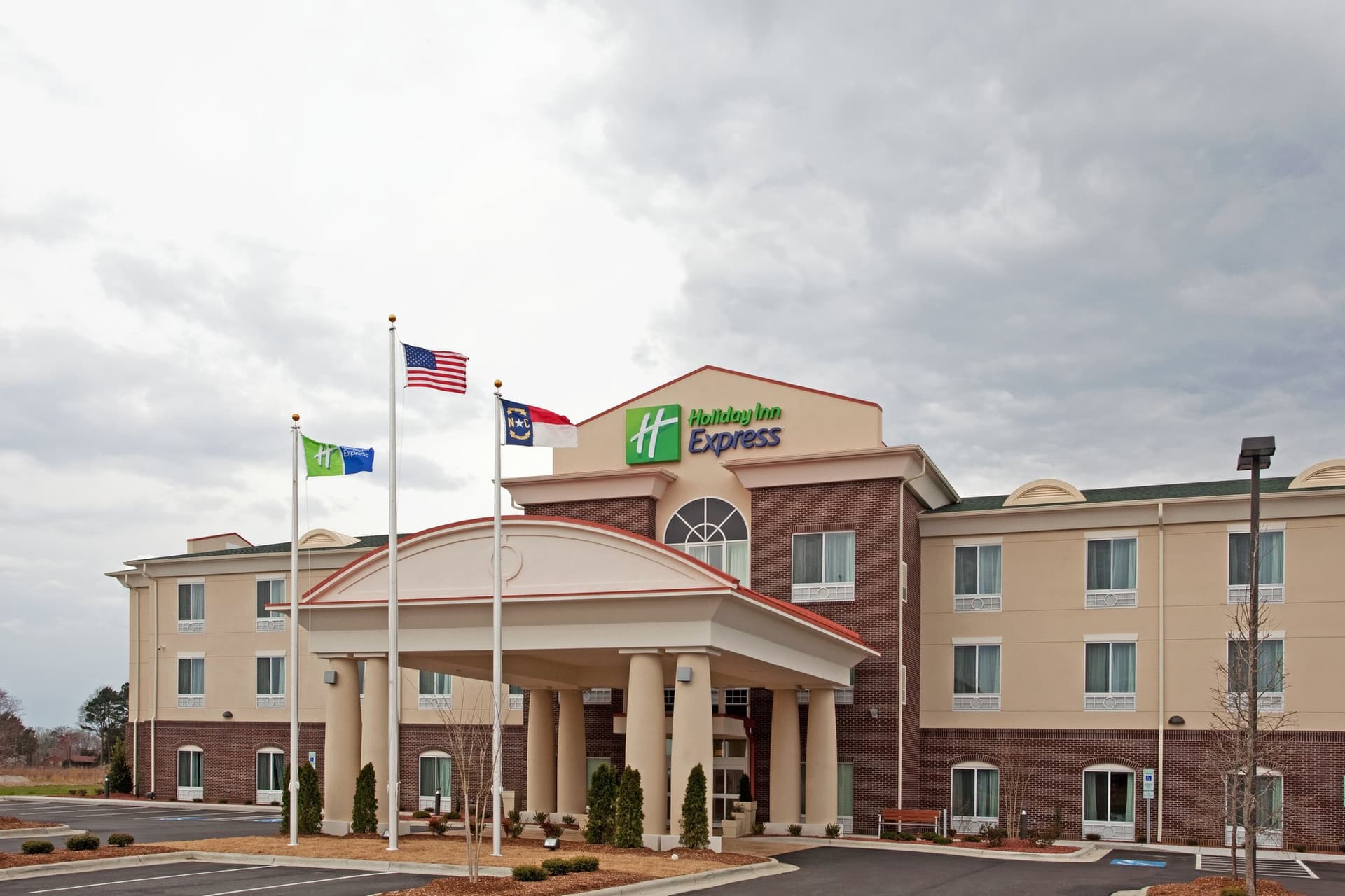 Holiday Inn Express Pembroke в Пембрук, NC