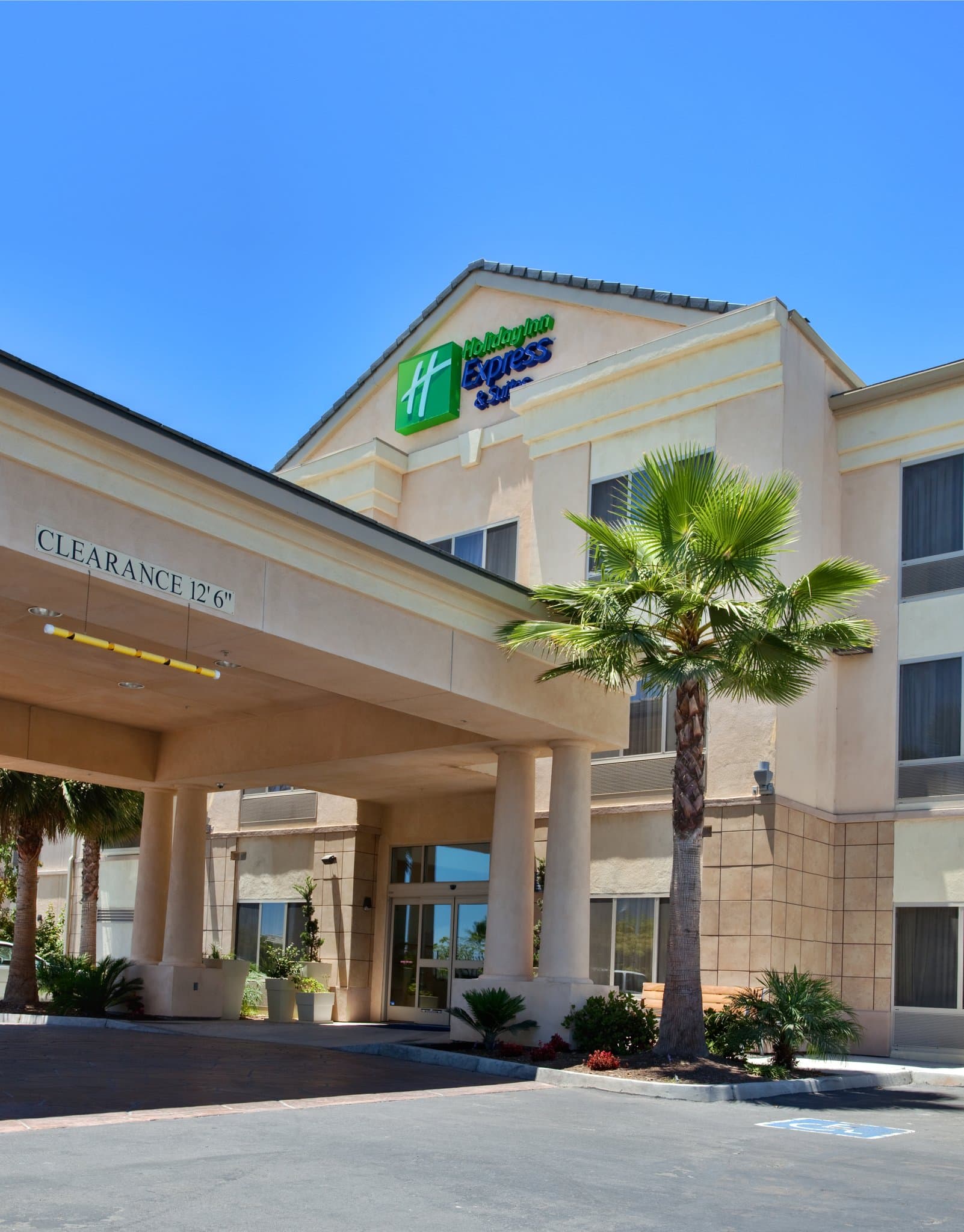 Holiday Inn Express & Suites San Diego Otay Mesa en San Diego, CA