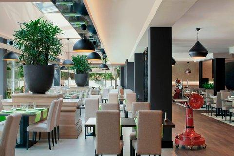 Kecskemet, HU의 Four Points by Sheraton Kecskemet Hotel & Conference Center