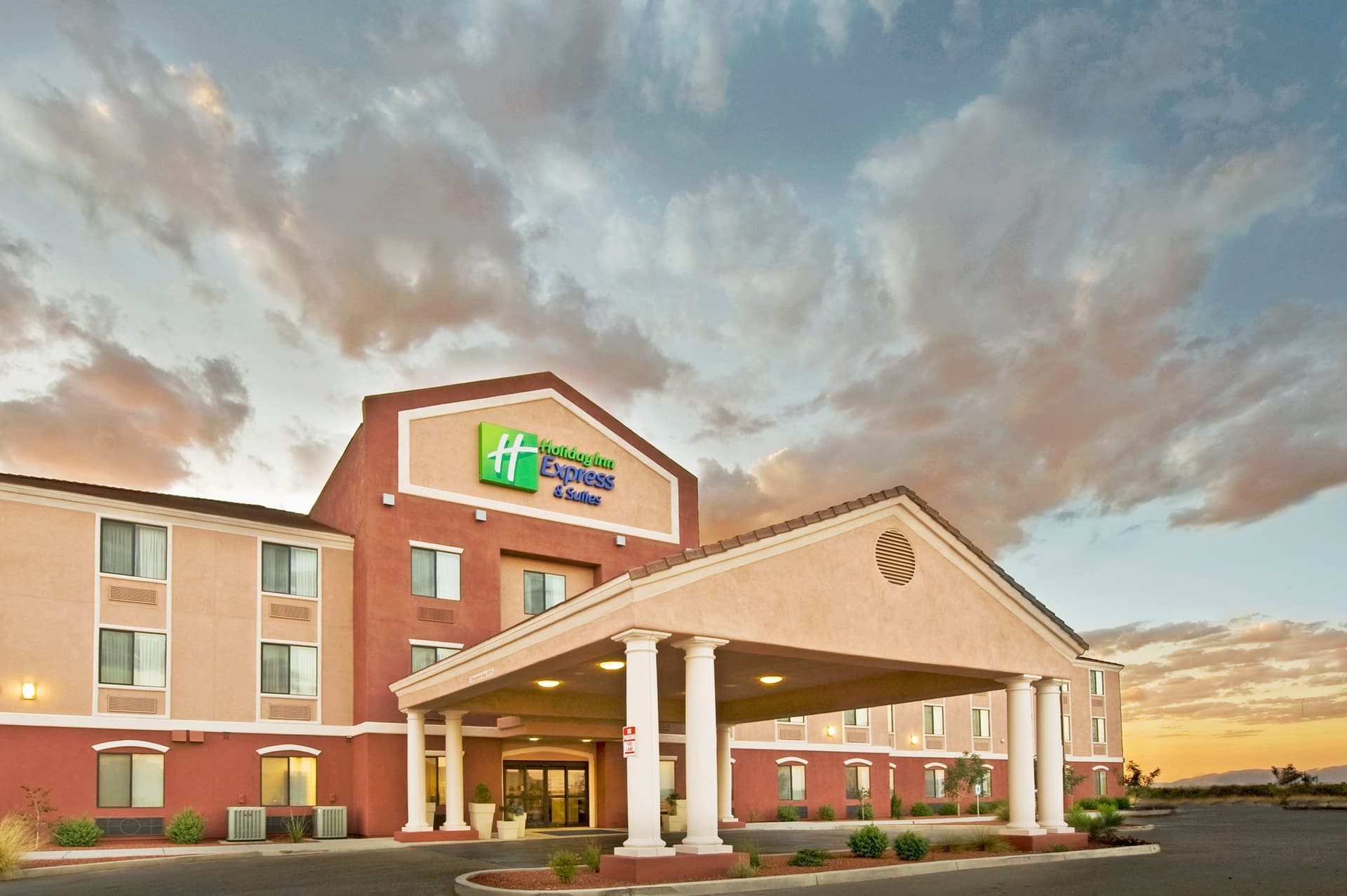 Holiday Inn Express & Suites Willcox в Уилкокс, AZ