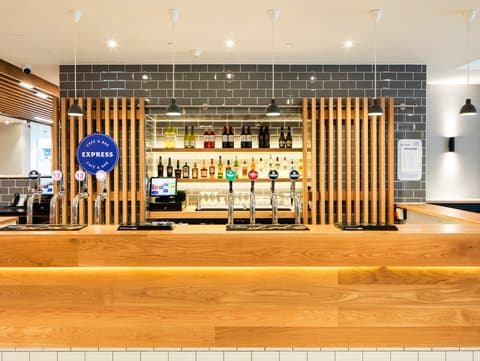 Holiday Inn Express Dublin City Centre в Дублин, IE