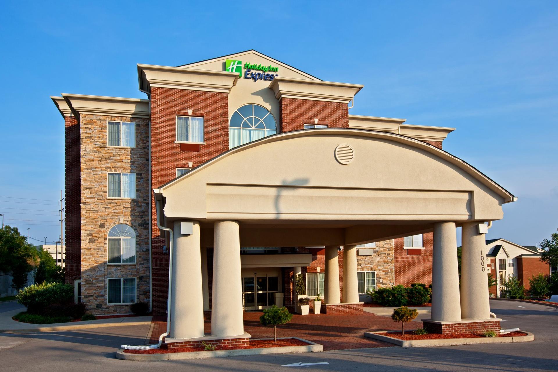 Holiday Inn Express & Suites Lexington-Downtown/University в Лексингтон, KY