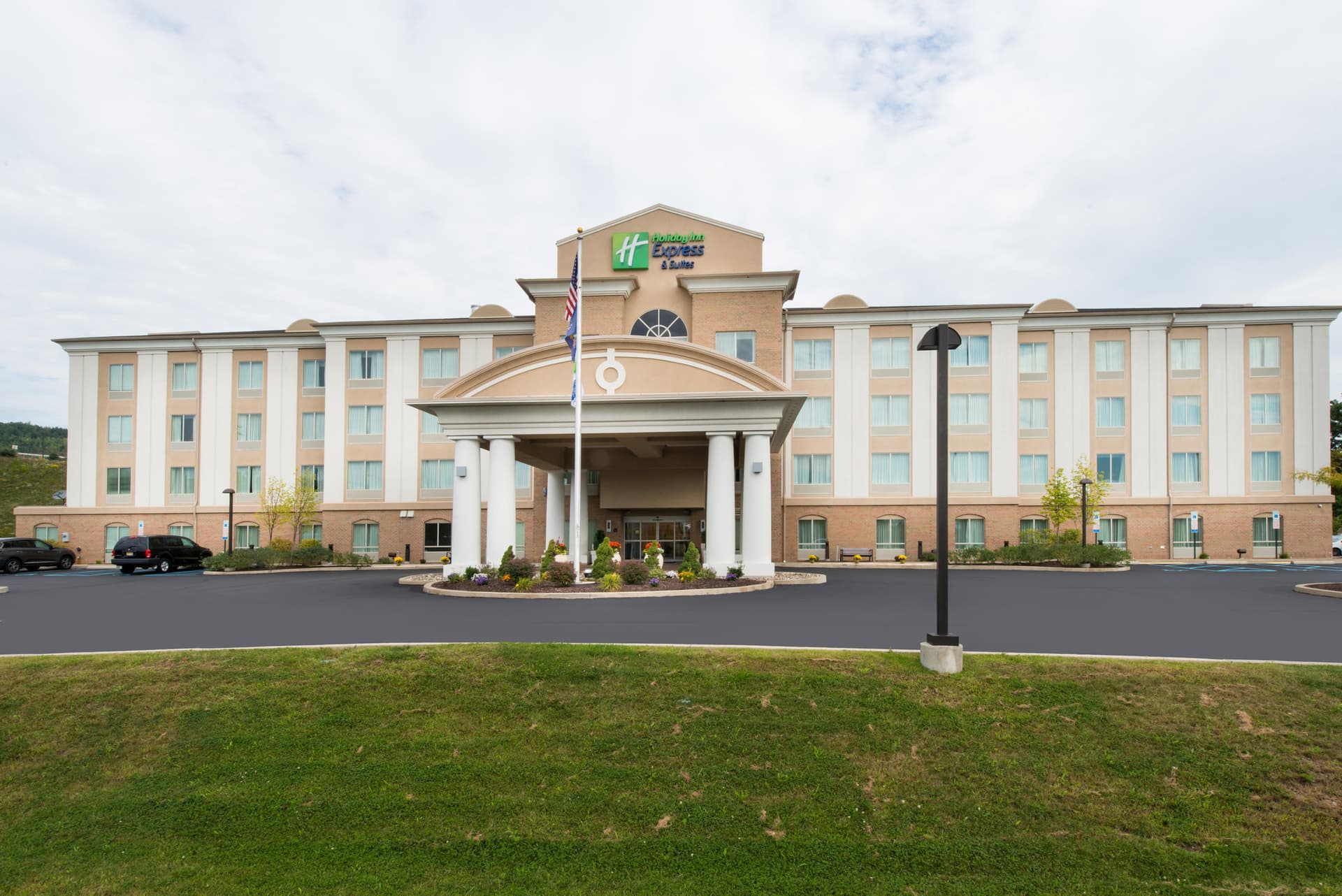Holiday Inn Express & Suites Dickson City - Scranton в Город Диксон, PA