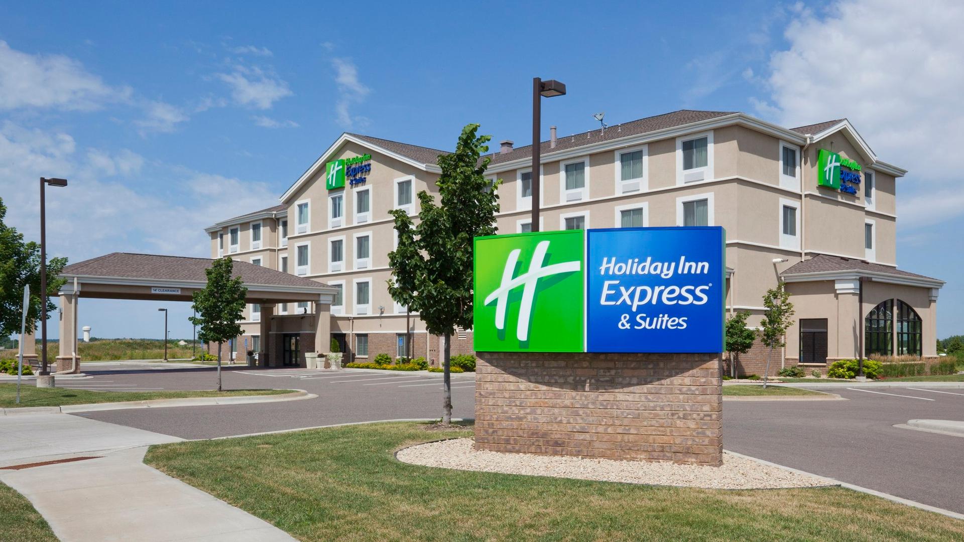 Holiday Inn Express Hotel & Suites Rogers в Роджерс, MN