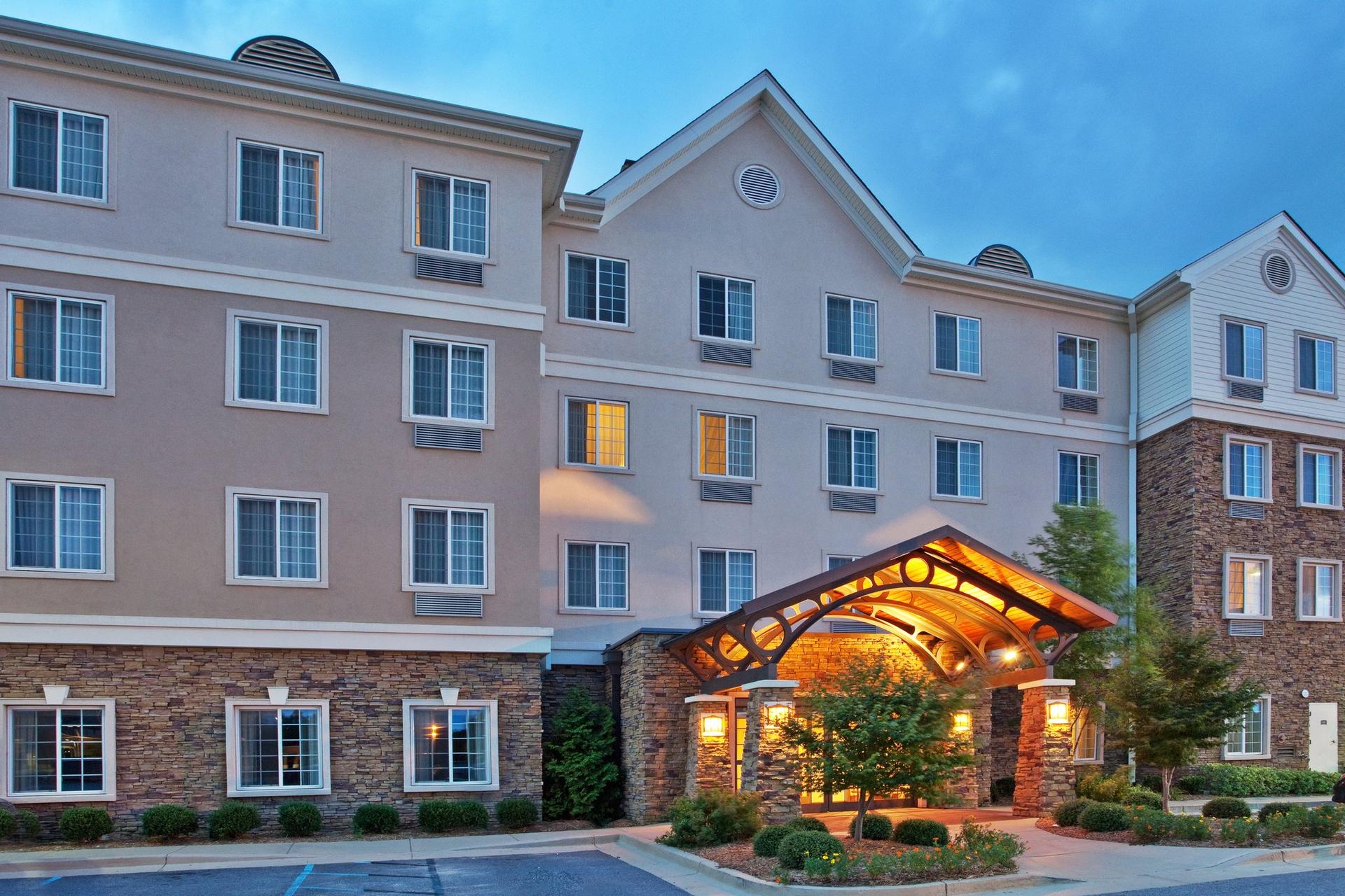 Staybridge Suites Columbus - Fort Moore в Колумб, GA