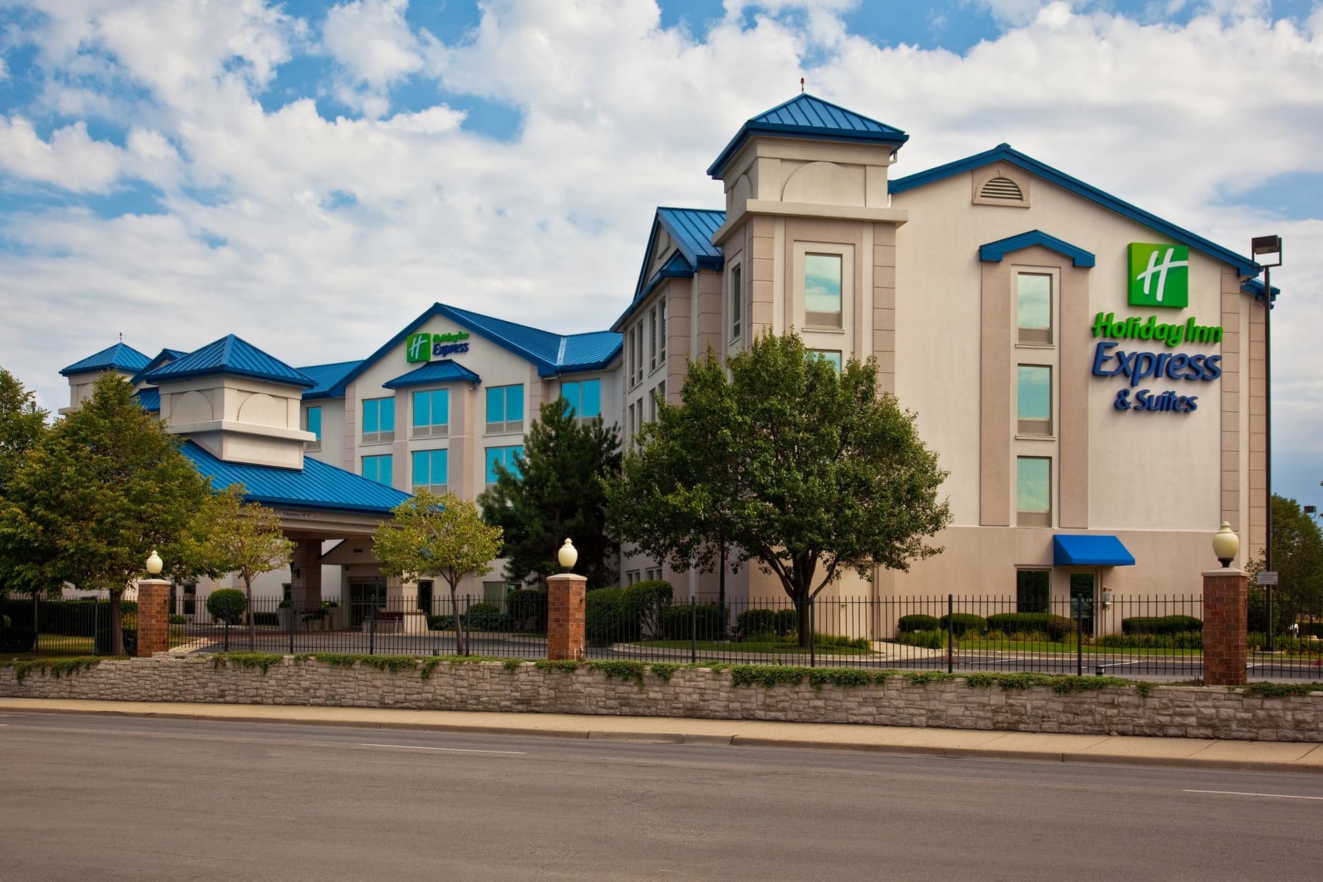 Holiday Inn Express Hotel & Suites Chicago-Midway Airport в Чикаго, IL
