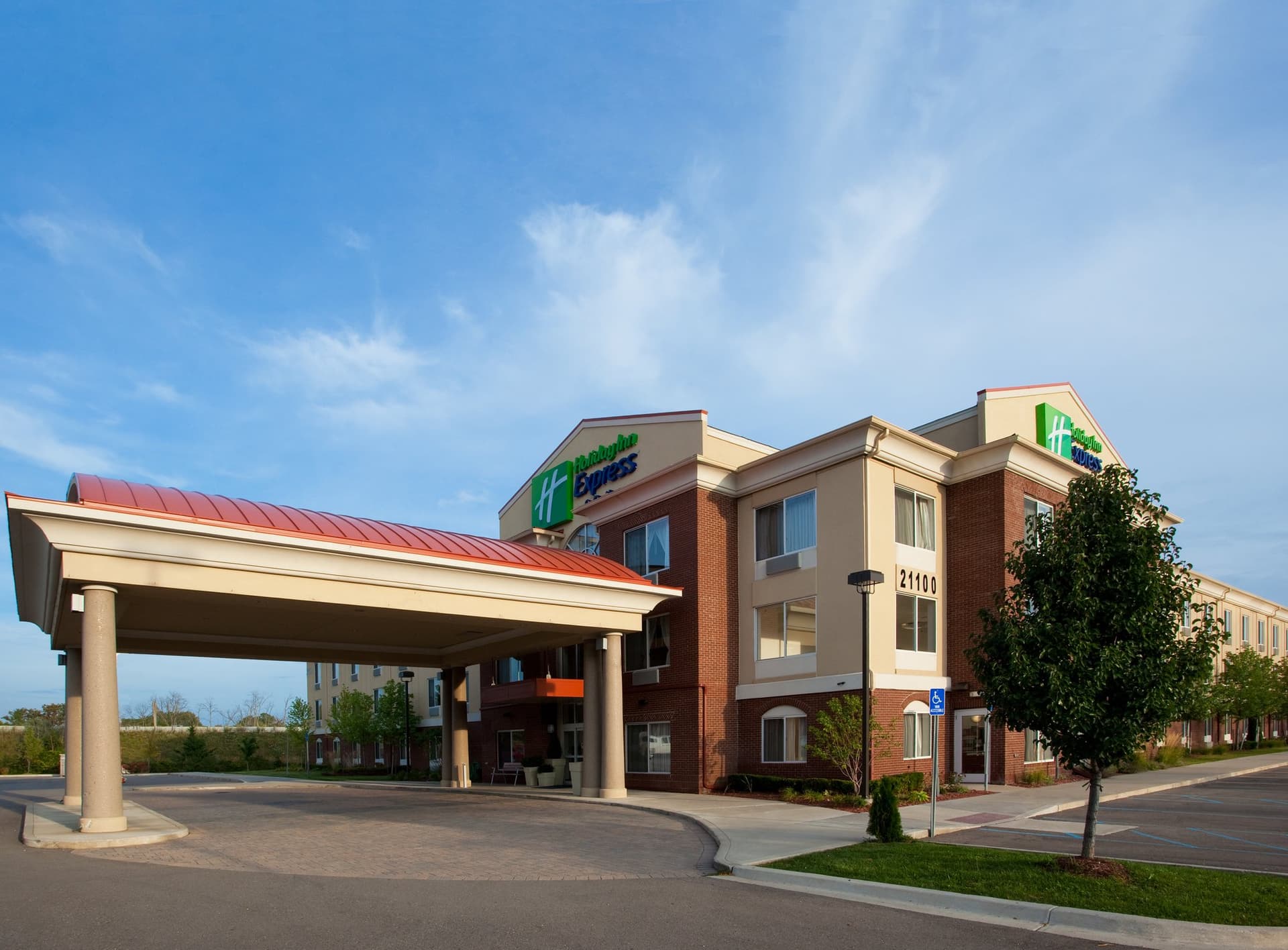 Holiday Inn Express Hotel & Suites Detroit - Farmington Hills в Нортвилл, MI