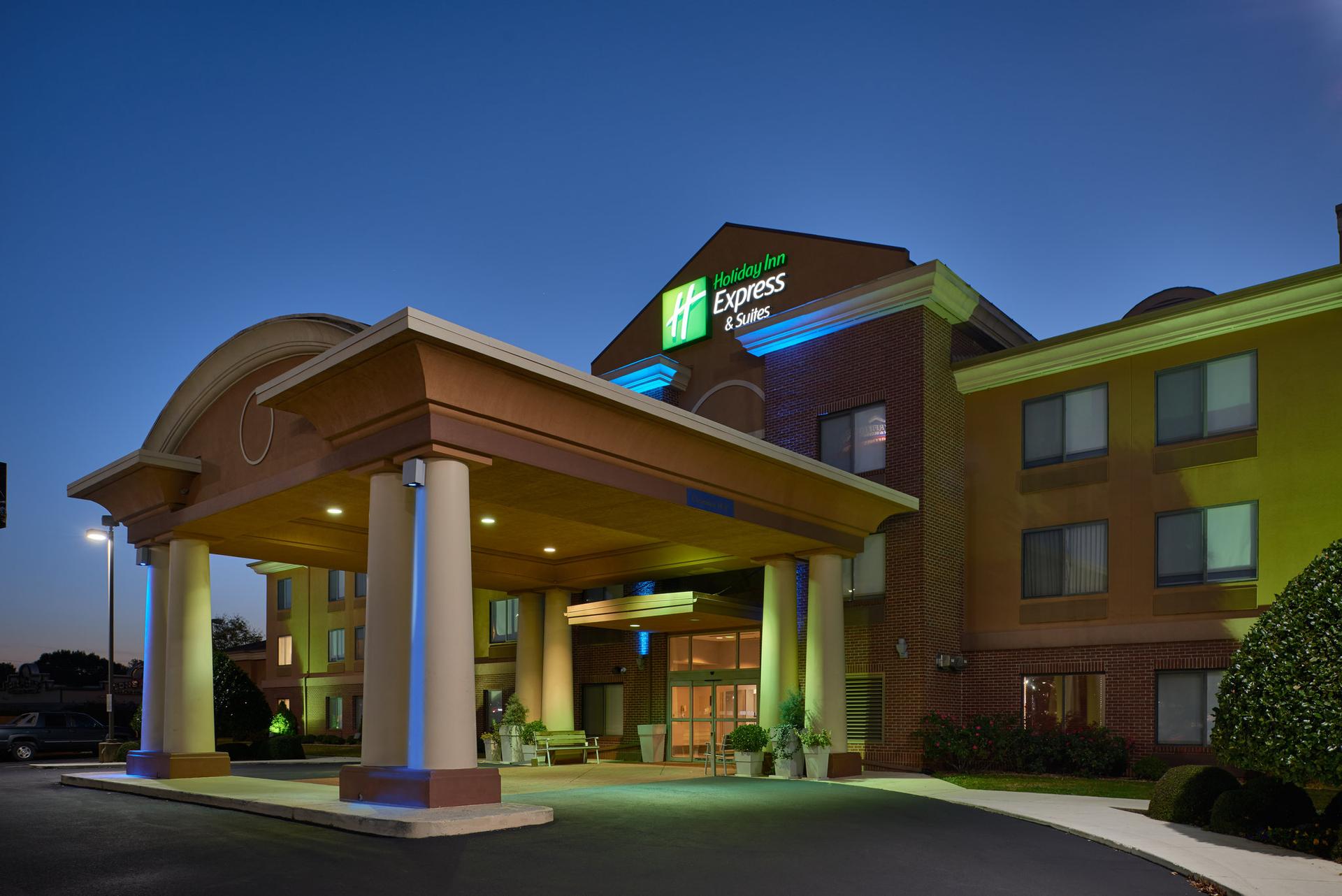 Holiday Inn Express Hotel & Suites Anniston/Oxford в Оксфорд, AL