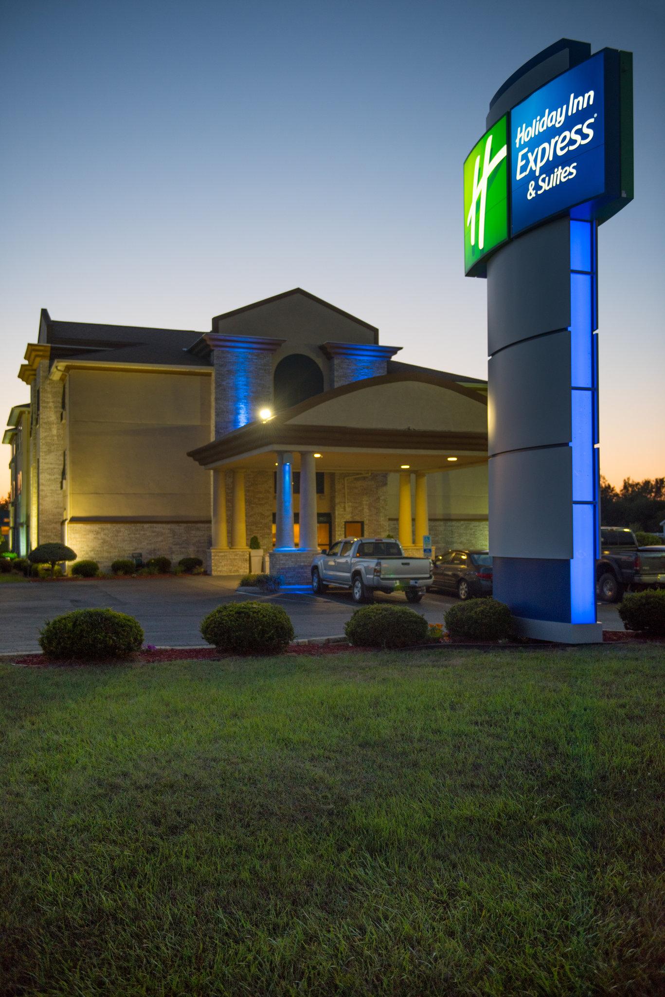 Holiday Inn Express Hotel & Suites Wauseon в Уоссон, OH