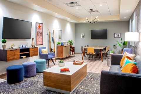 Crowne Plaza Boston - Woburn в Уоберн, MA