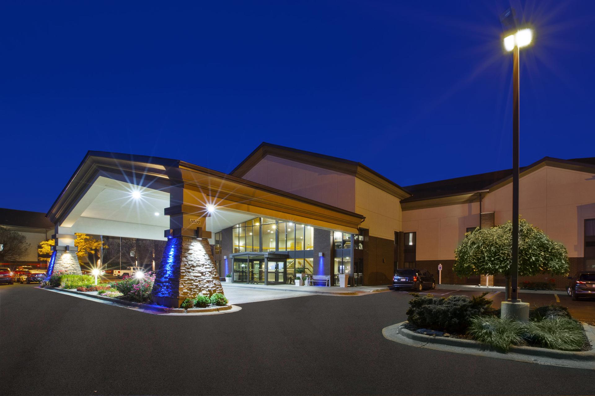 Holiday Inn Express Detroit-Warren (GM TECH CTR) в Уоррен, MI