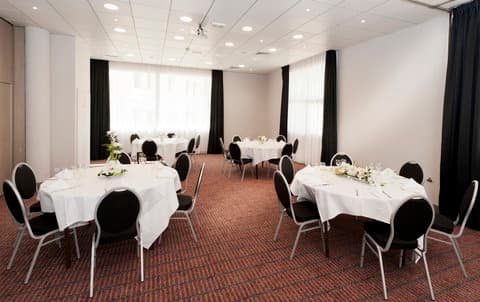 Holiday Inn Toulon City Centre в Тулон, FR