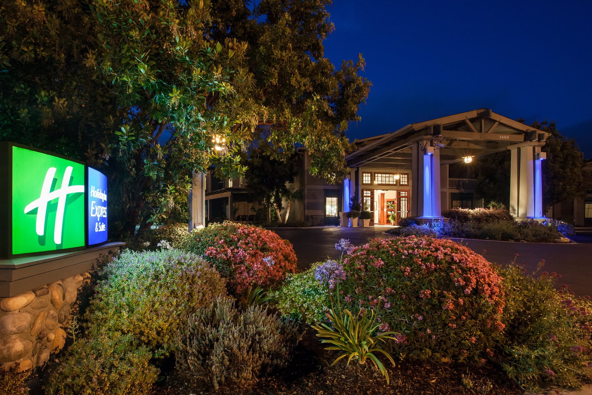 Holiday Inn Express Hotel & Suites Carpinteria ใน คาร์พินเทเรีย, CA