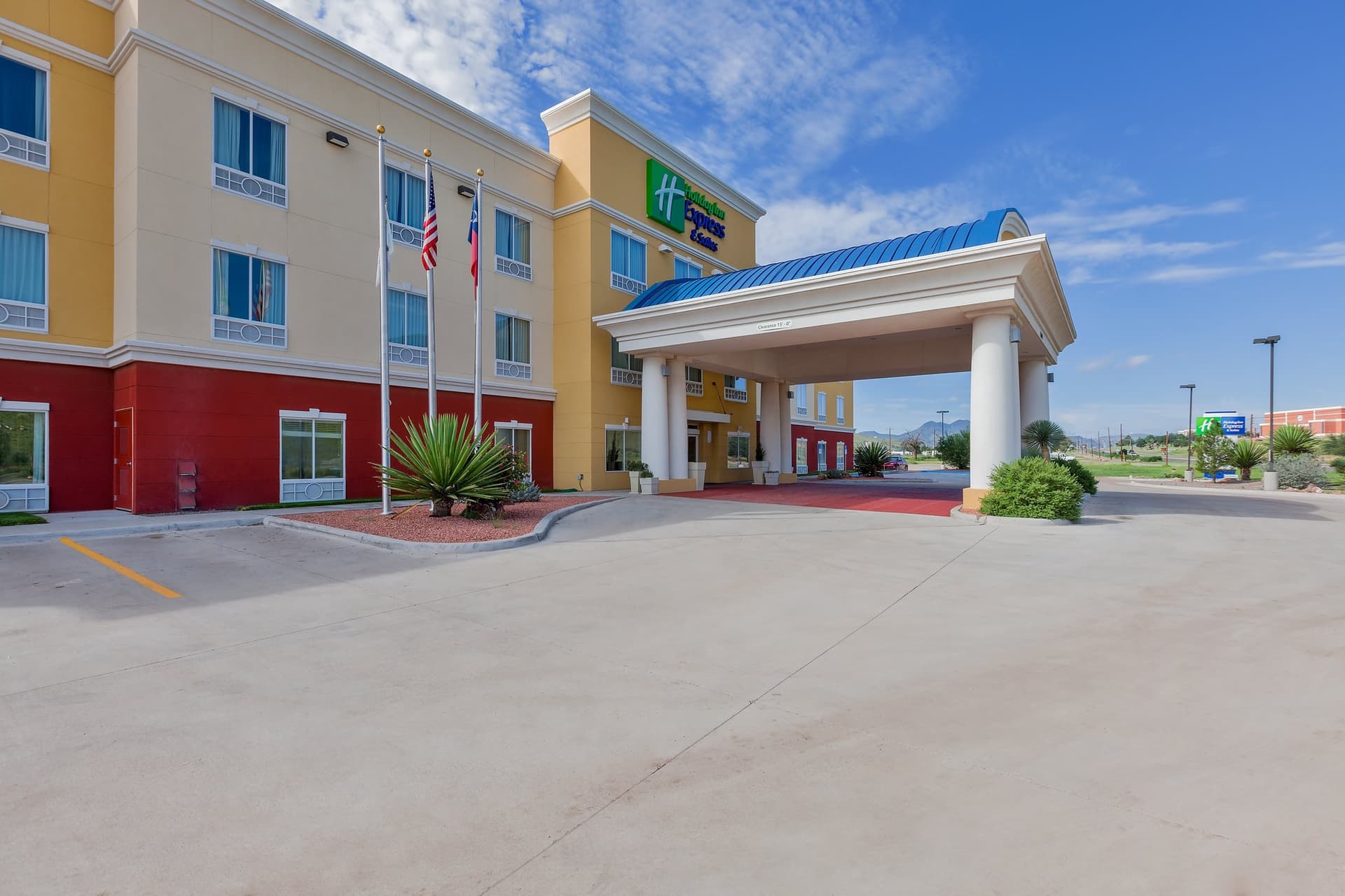 Holiday Inn Express & Suites Alpine Southeast in Alpin, TX