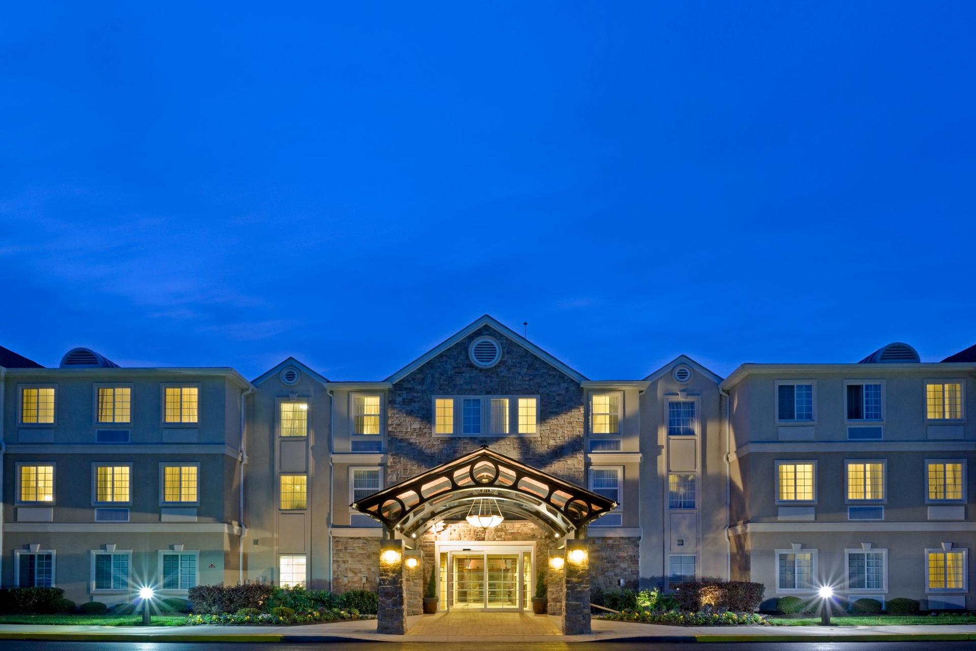 Staybridge Suites Philadelphia-Mt. Laurel в Гора. Лорел, NJ