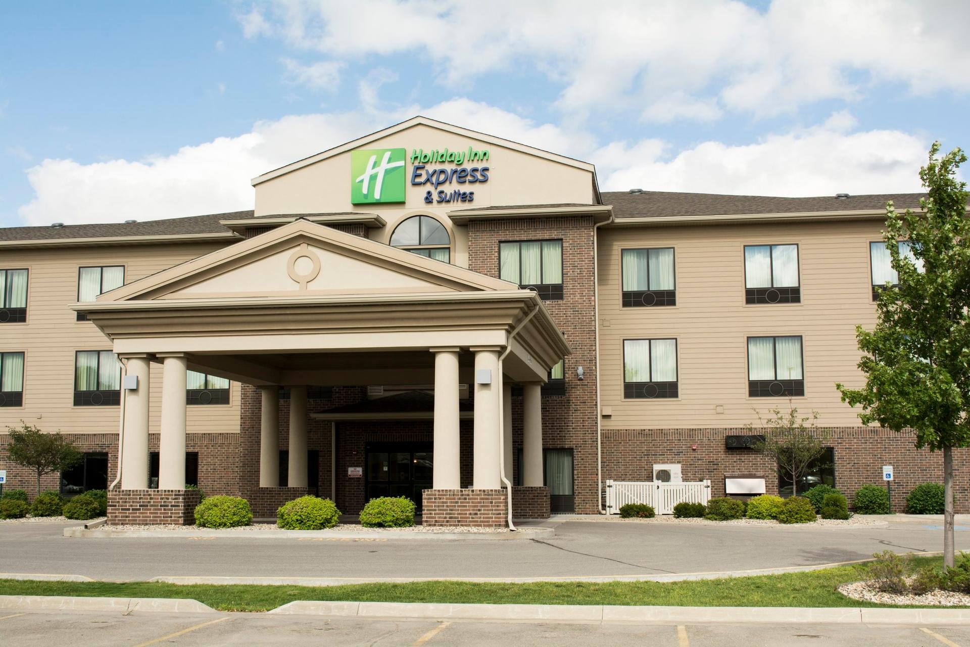 Holiday Inn Express and Suites Mason City, Iowa в Мейсон-Сити, IA