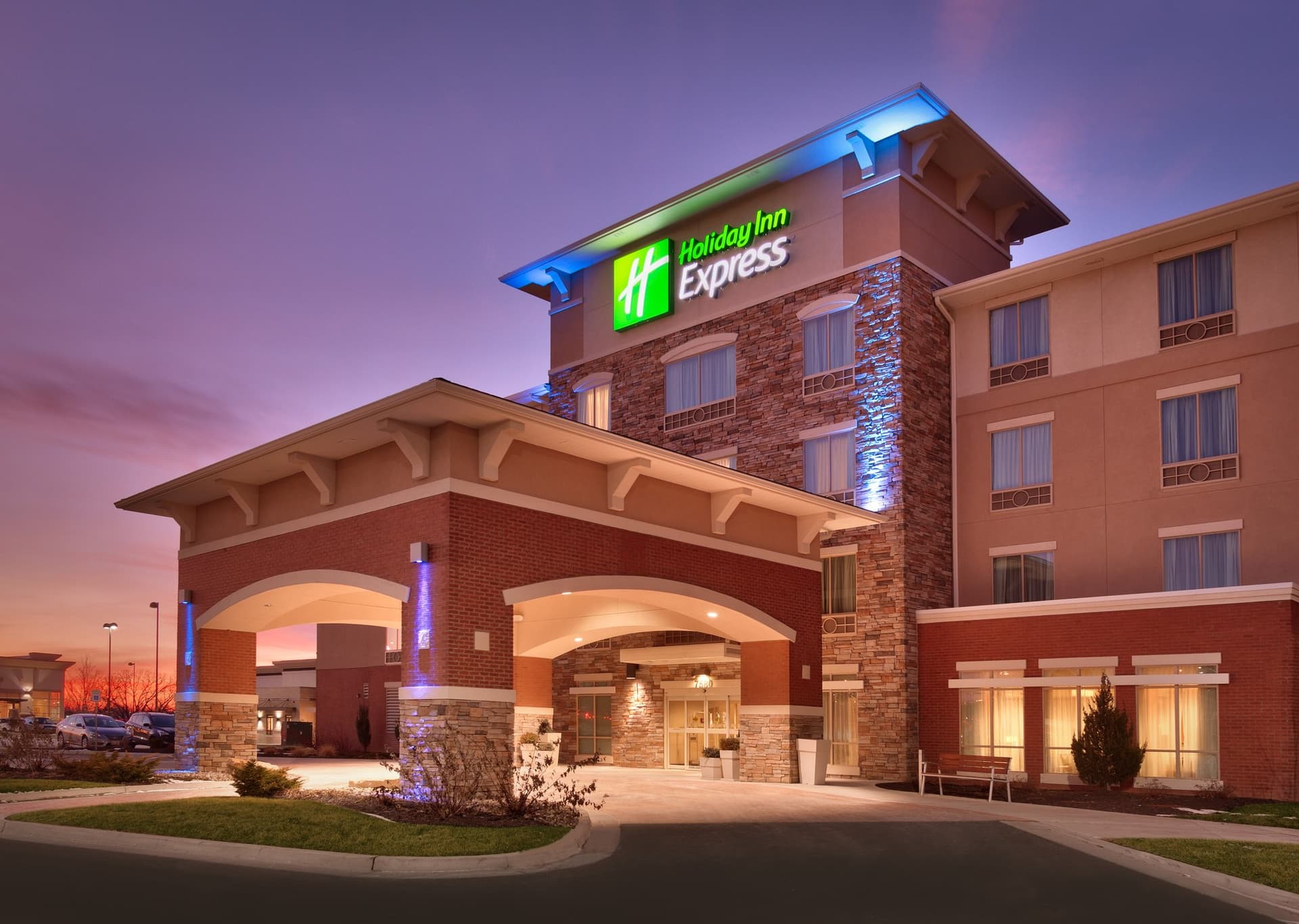 Holiday Inn Express Hotel & Suites Overland Park в Оверленд-Парк, KS