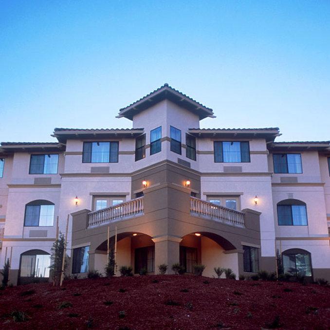 Holiday Inn Express Hotel & Suites Marina - State Beach Area в Марина, CA