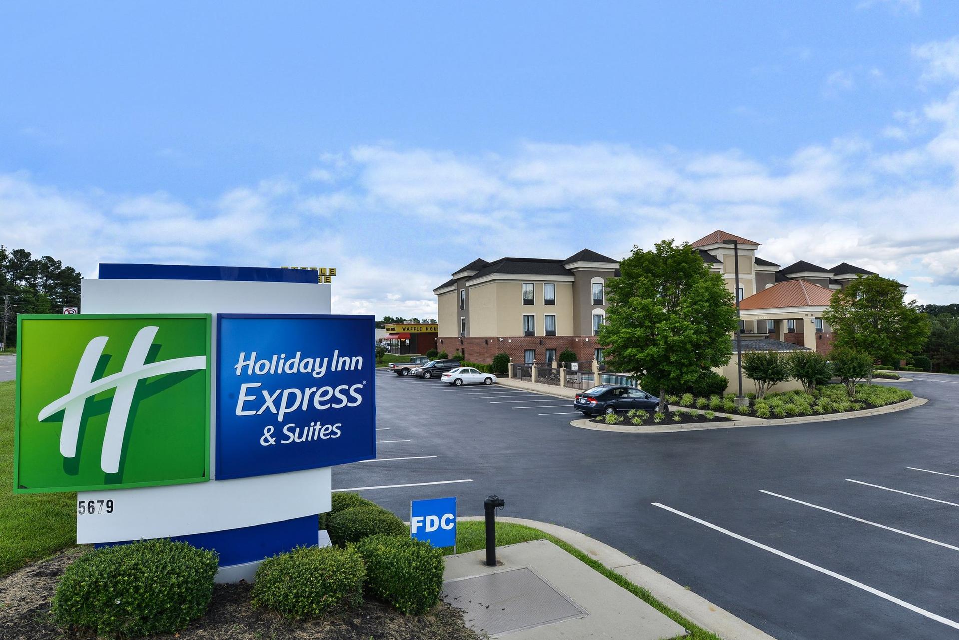 Holiday Inn Express Hotel & Suites Petersburg/Dinwiddie в Петербург, VA