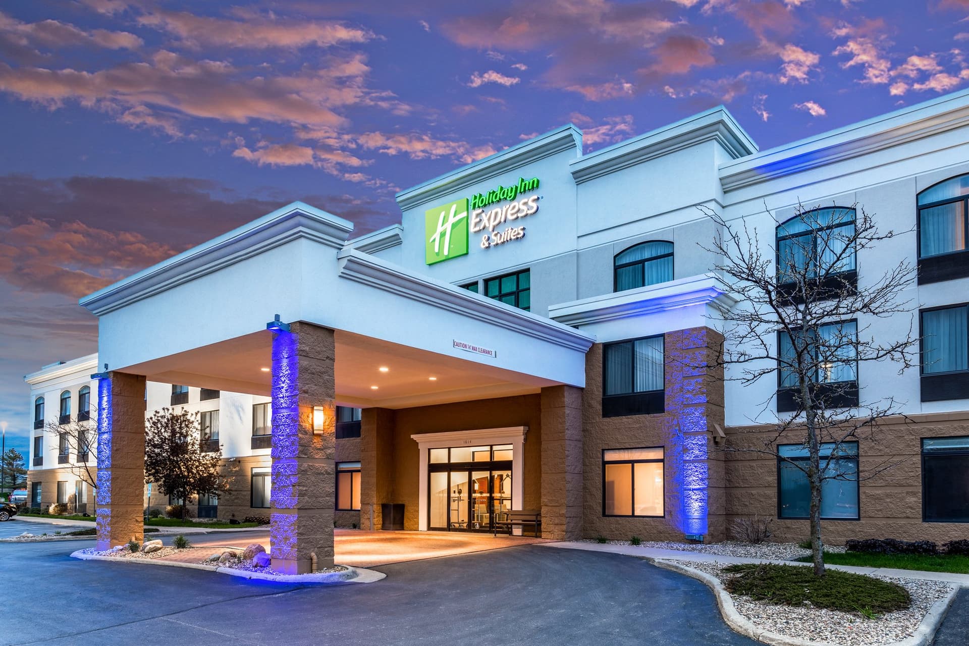 Holiday Inn Express & Suites Cedar Falls в Сидар-Фолс, IA